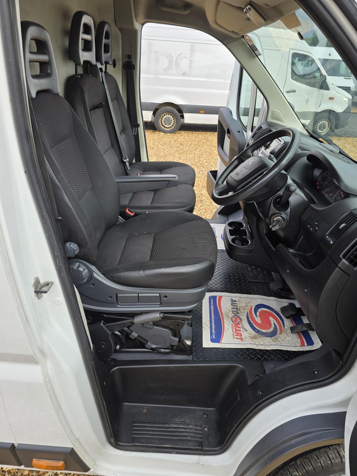 Peugeot Boxer 2.0 BlueHDi 435 Professional Panel Van 5dr Diesel Manual L4 H2 Euro 6 (130 ps)