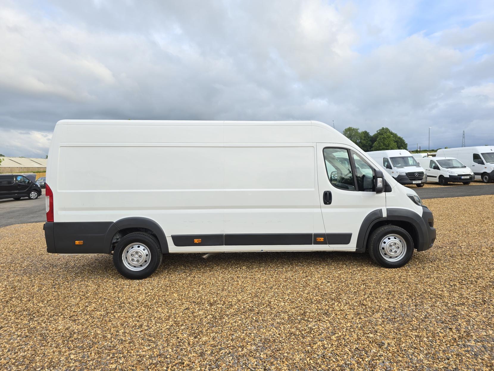 Peugeot Boxer 2.0 BlueHDi 435 Professional Panel Van 5dr Diesel Manual L4 H2 Euro 6 (130 ps)