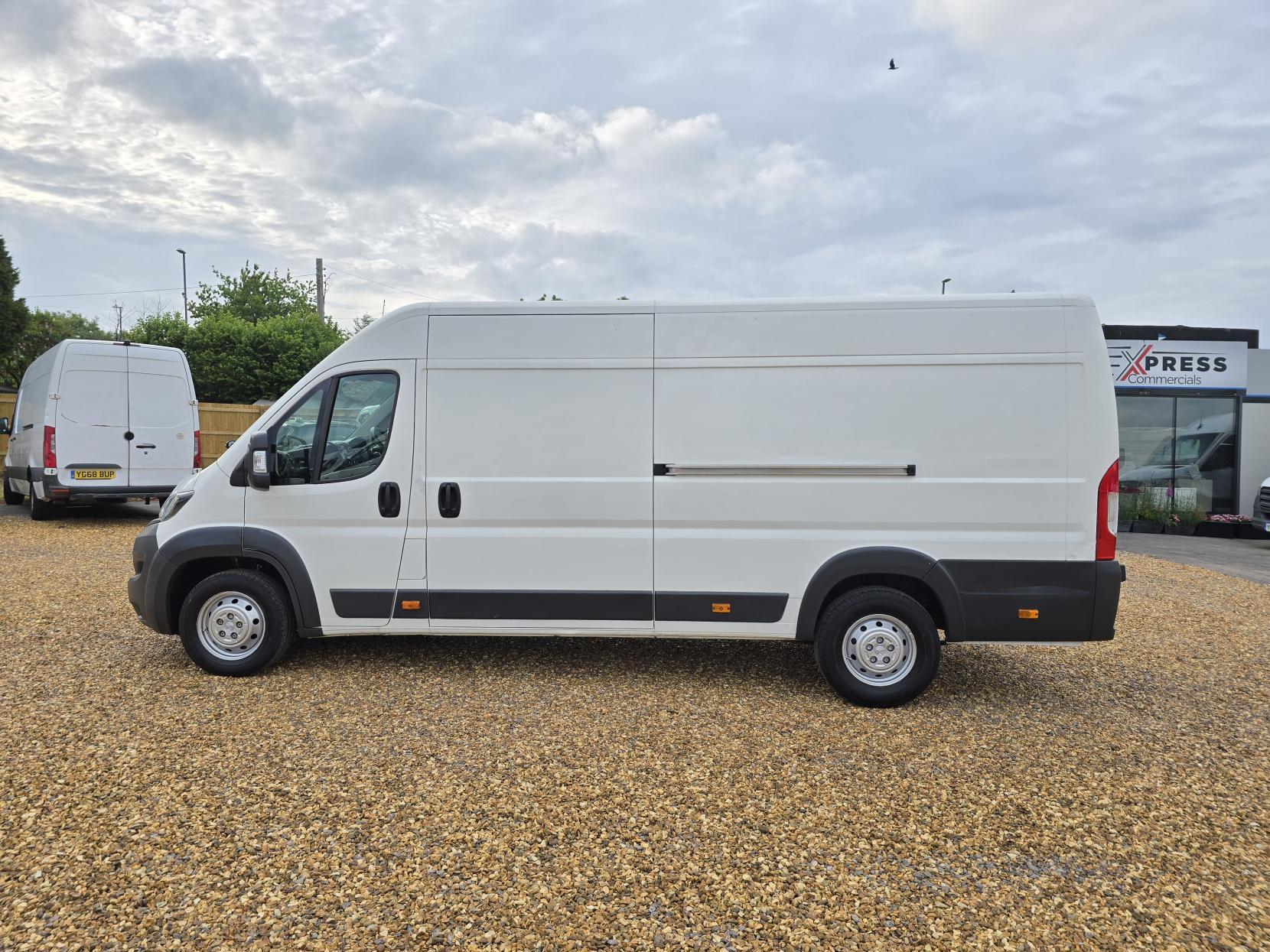 Peugeot Boxer 2.0 BlueHDi 435 Professional Panel Van 5dr Diesel Manual L4 H2 Euro 6 (130 ps)
