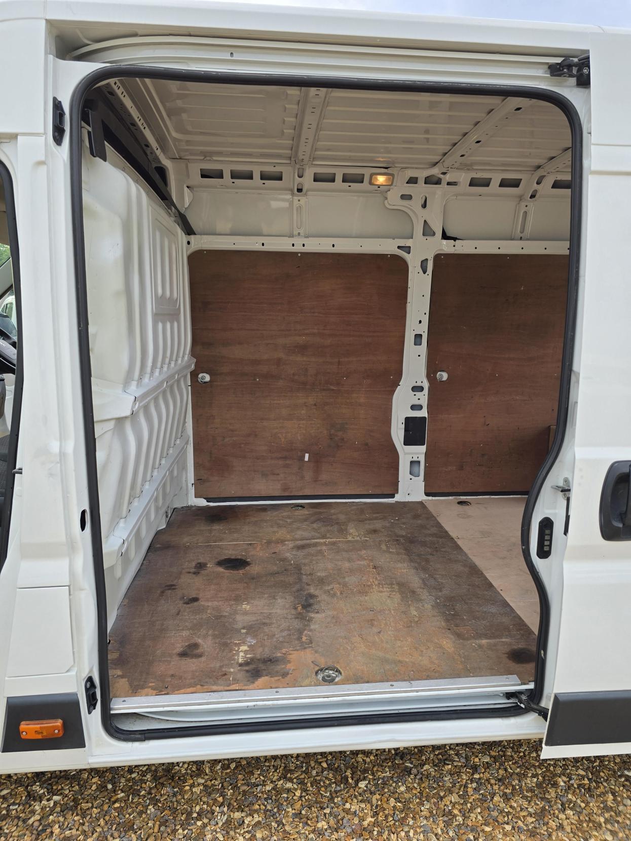 Peugeot Boxer 2.0 BlueHDi 435 Professional Panel Van 5dr Diesel Manual L4 H2 Euro 6 (130 ps)