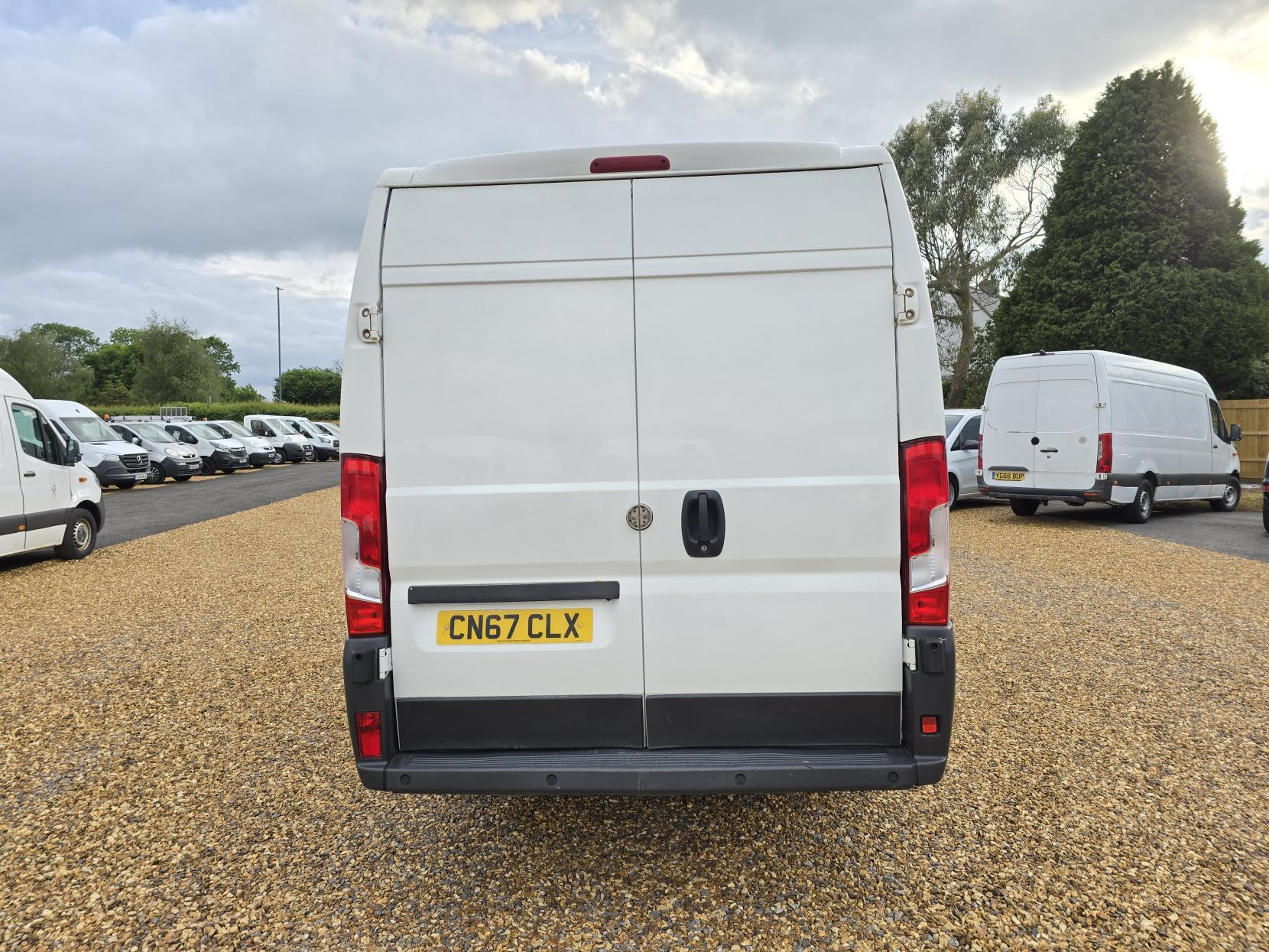 Peugeot Boxer 2.0 BlueHDi 435 Professional Panel Van 5dr Diesel Manual L4 H2 Euro 6 (130 ps)