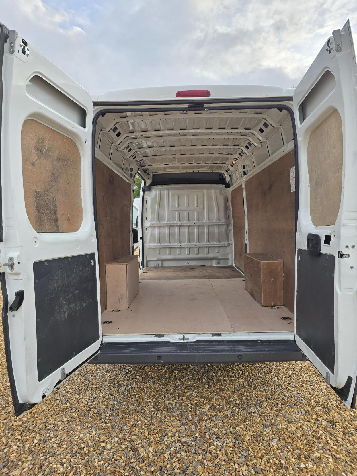 Peugeot Boxer 2.0 BlueHDi 435 Professional Panel Van 5dr Diesel Manual L4 H2 Euro 6 (130 ps)