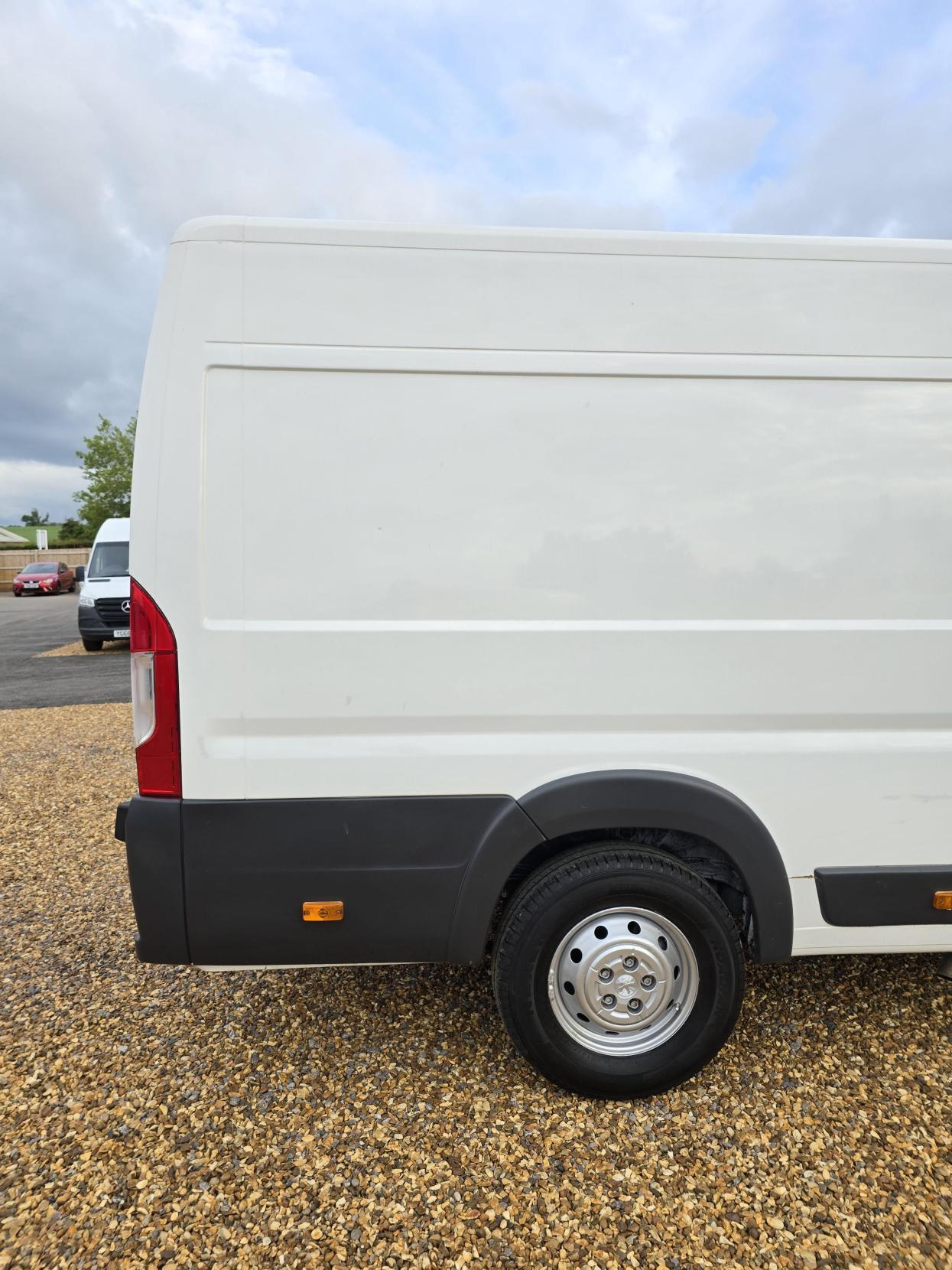 Peugeot Boxer 2.0 BlueHDi 435 Professional Panel Van 5dr Diesel Manual L4 H2 Euro 6 (130 ps)