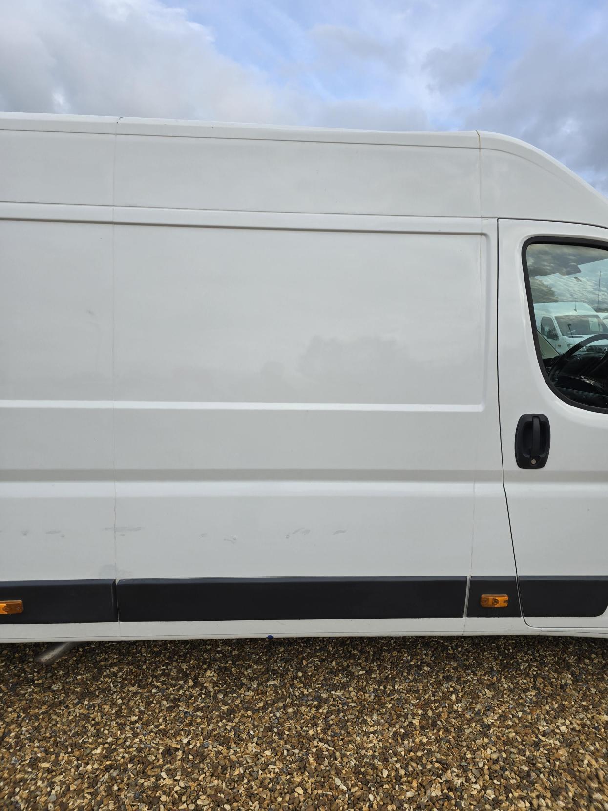 Peugeot Boxer 2.0 BlueHDi 435 Professional Panel Van 5dr Diesel Manual L4 H2 Euro 6 (130 ps)