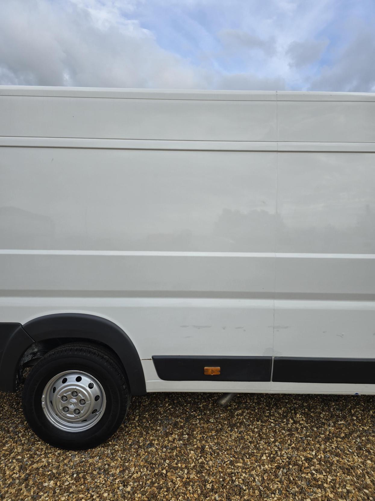 Peugeot Boxer 2.0 BlueHDi 435 Professional Panel Van 5dr Diesel Manual L4 H2 Euro 6 (130 ps)