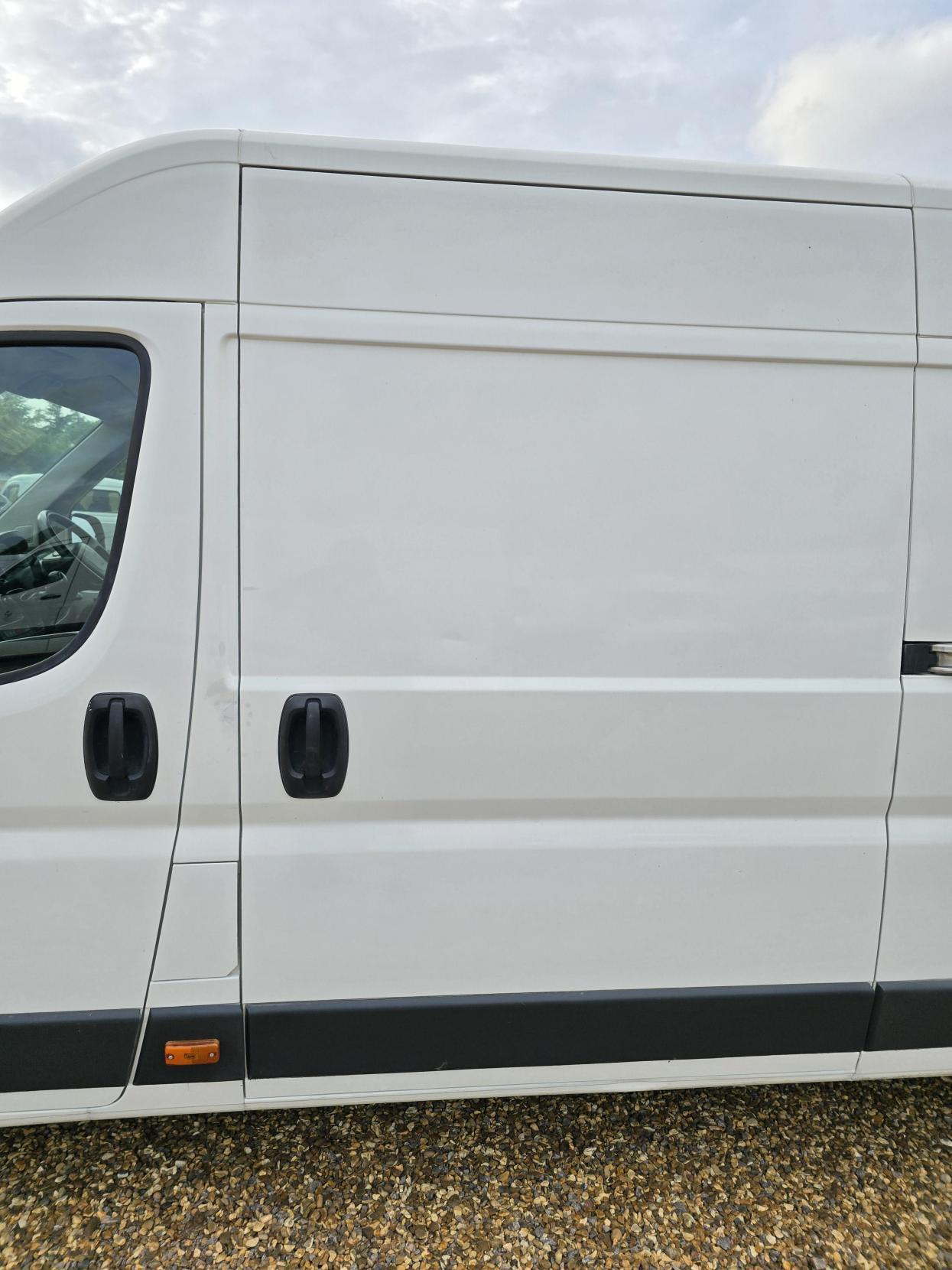 Peugeot Boxer 2.0 BlueHDi 435 Professional Panel Van 5dr Diesel Manual L4 H2 Euro 6 (130 ps)