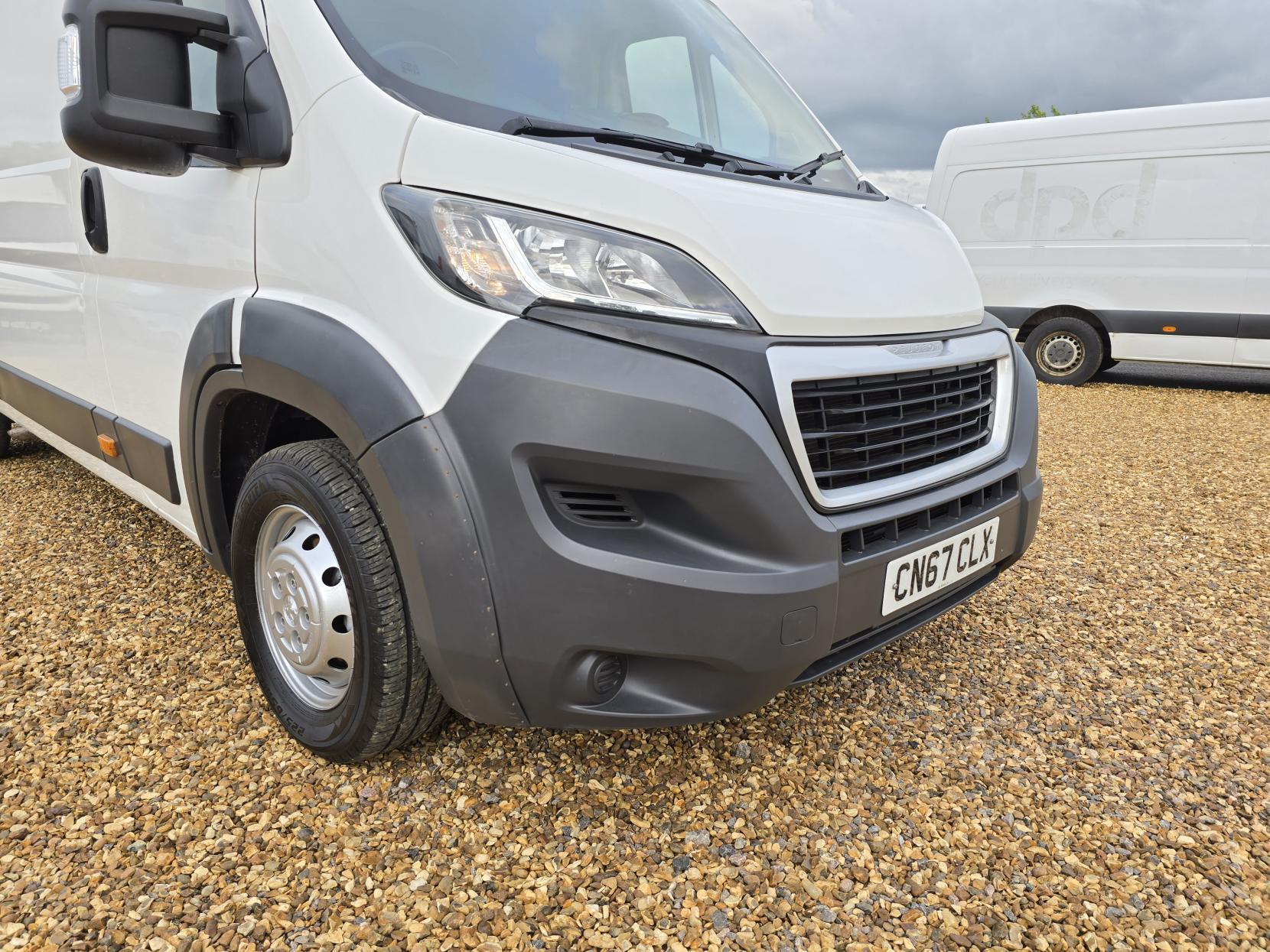 Peugeot Boxer 2.0 BlueHDi 435 Professional Panel Van 5dr Diesel Manual L4 H2 Euro 6 (130 ps)