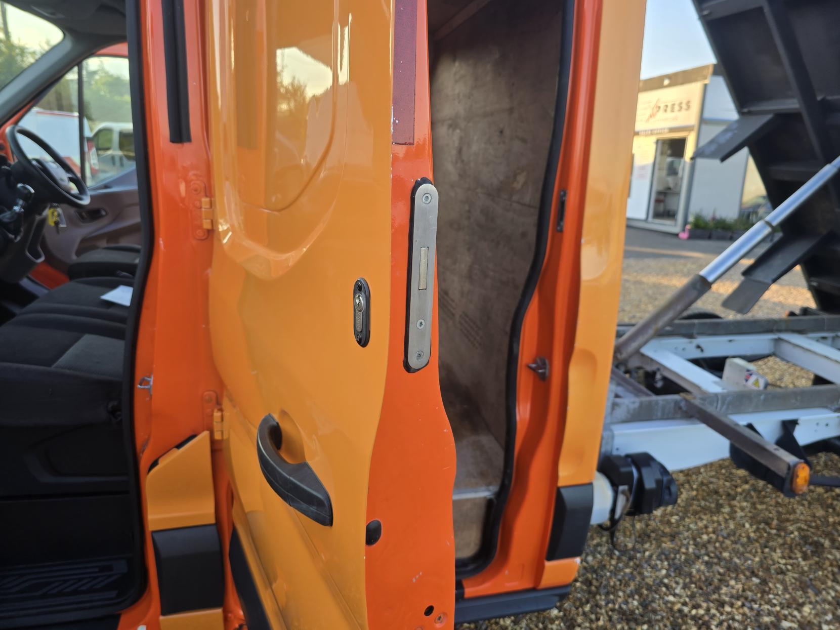 Ford Transit 2.0 350 EcoBlue Chassis Double Cab 4dr Diesel Manual RWD L3 H1 Euro 6 (DRW) (130 ps)