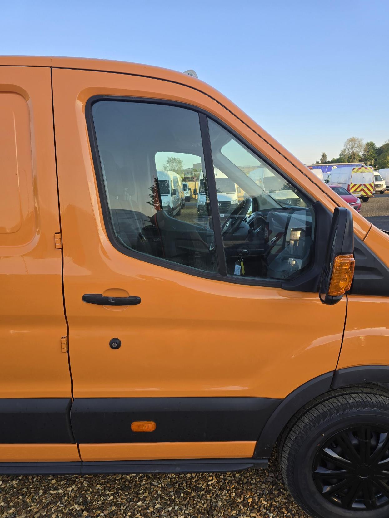 Ford Transit 2.0 350 EcoBlue Chassis Double Cab 4dr Diesel Manual RWD L3 H1 Euro 6 (DRW) (130 ps)