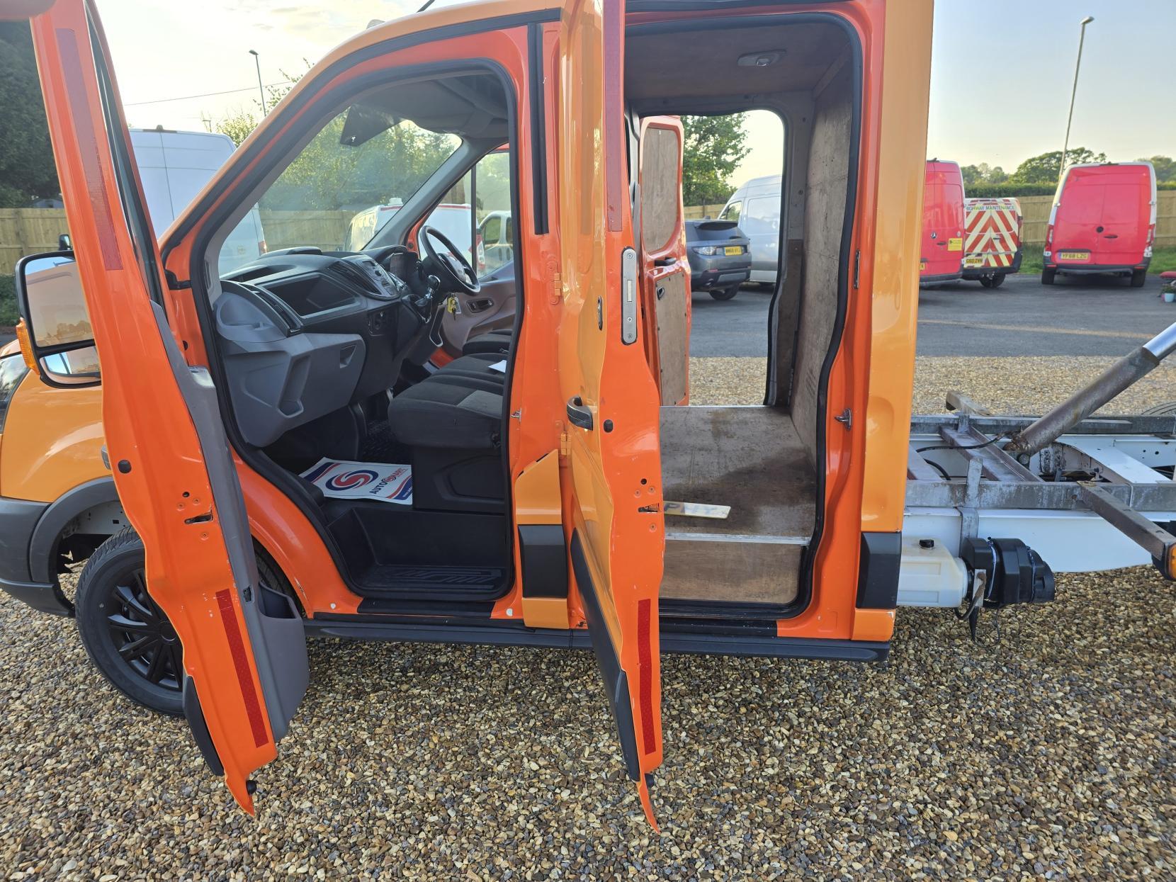 Ford Transit 2.0 350 EcoBlue Chassis Double Cab 4dr Diesel Manual RWD L3 H1 Euro 6 (DRW) (130 ps)