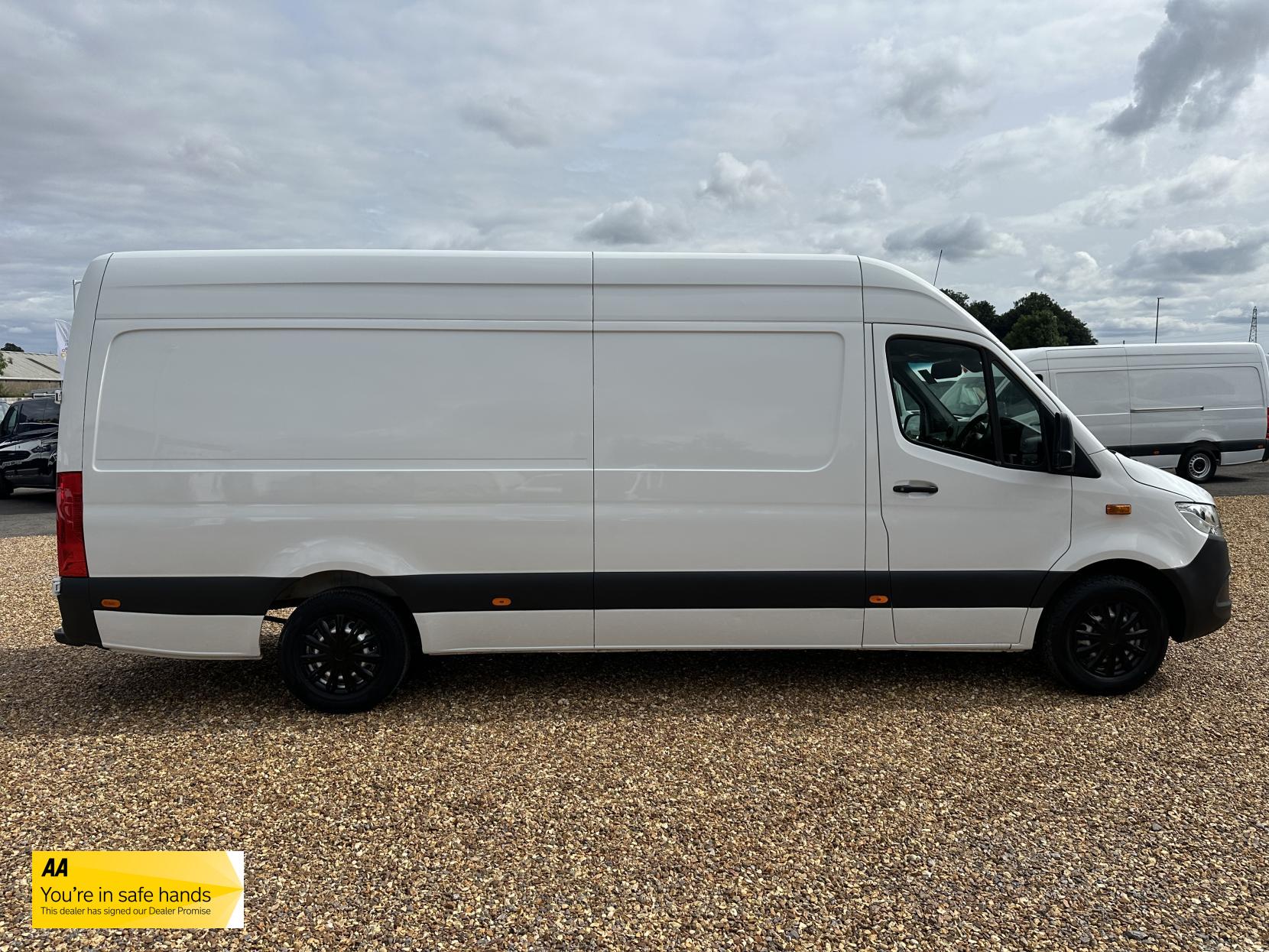 Mercedes-Benz Sprinter 2.1 311 CDI Panel Van 5dr Diesel Manual RWD L3 H2 Euro 6 (114 ps)