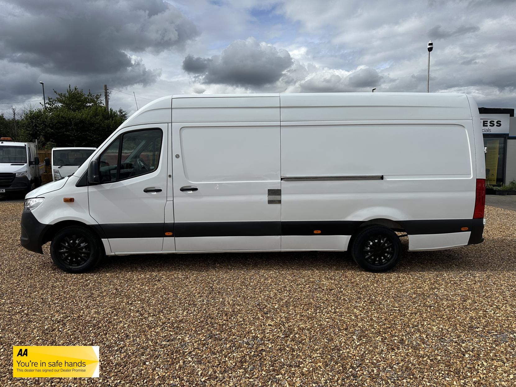 Mercedes-Benz Sprinter 2.1 311 CDI Panel Van 5dr Diesel Manual RWD L3 H2 Euro 6 (114 ps)