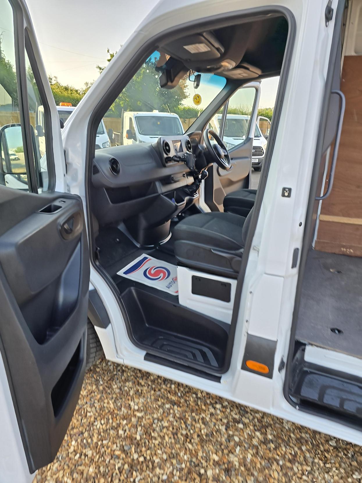 Mercedes-Benz Sprinter 2.1 311 CDI Panel Van 5dr Diesel Manual RWD L3 H2 Euro 6 (114 ps)