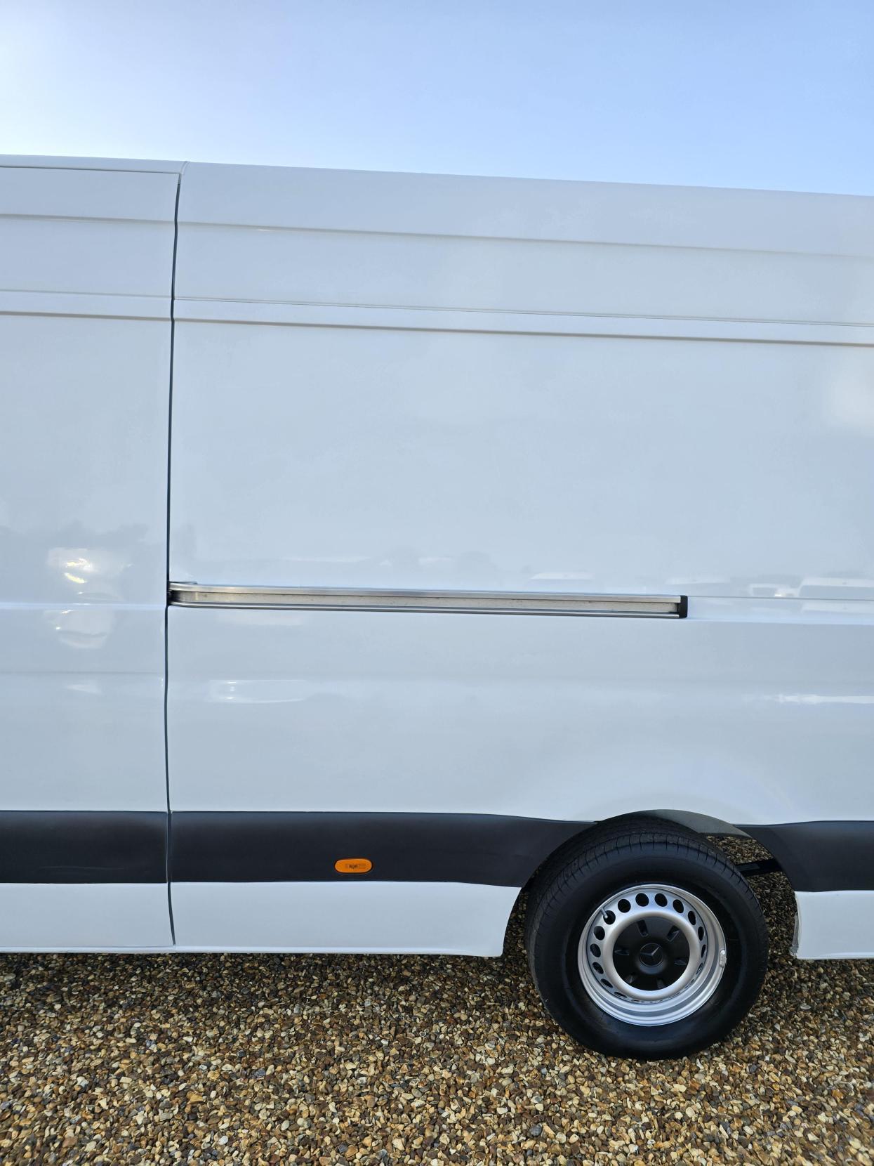 Mercedes-Benz Sprinter 2.1 311 CDI Panel Van 5dr Diesel Manual RWD L3 H2 Euro 6 (114 ps)