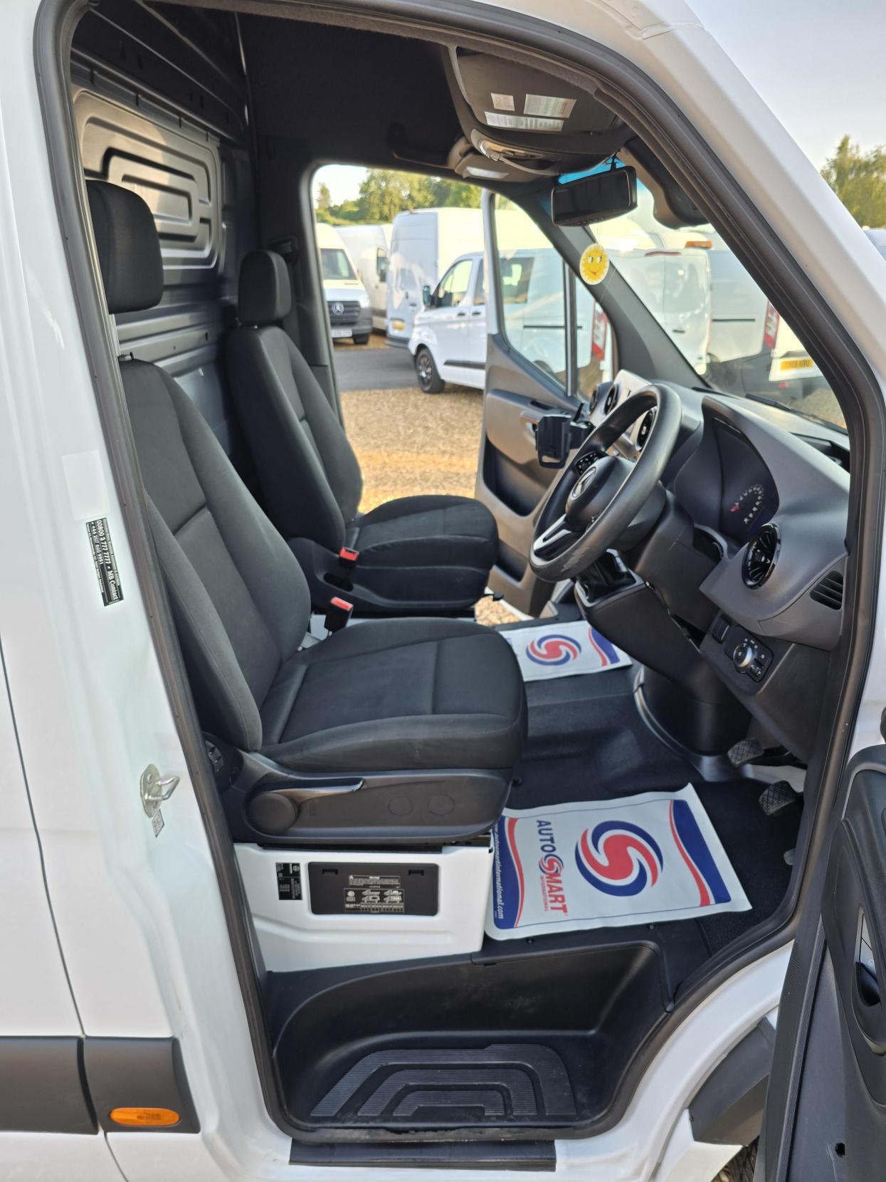 Mercedes-Benz Sprinter 2.1 311 CDI Panel Van 5dr Diesel Manual RWD L3 H2 Euro 6 (114 ps)