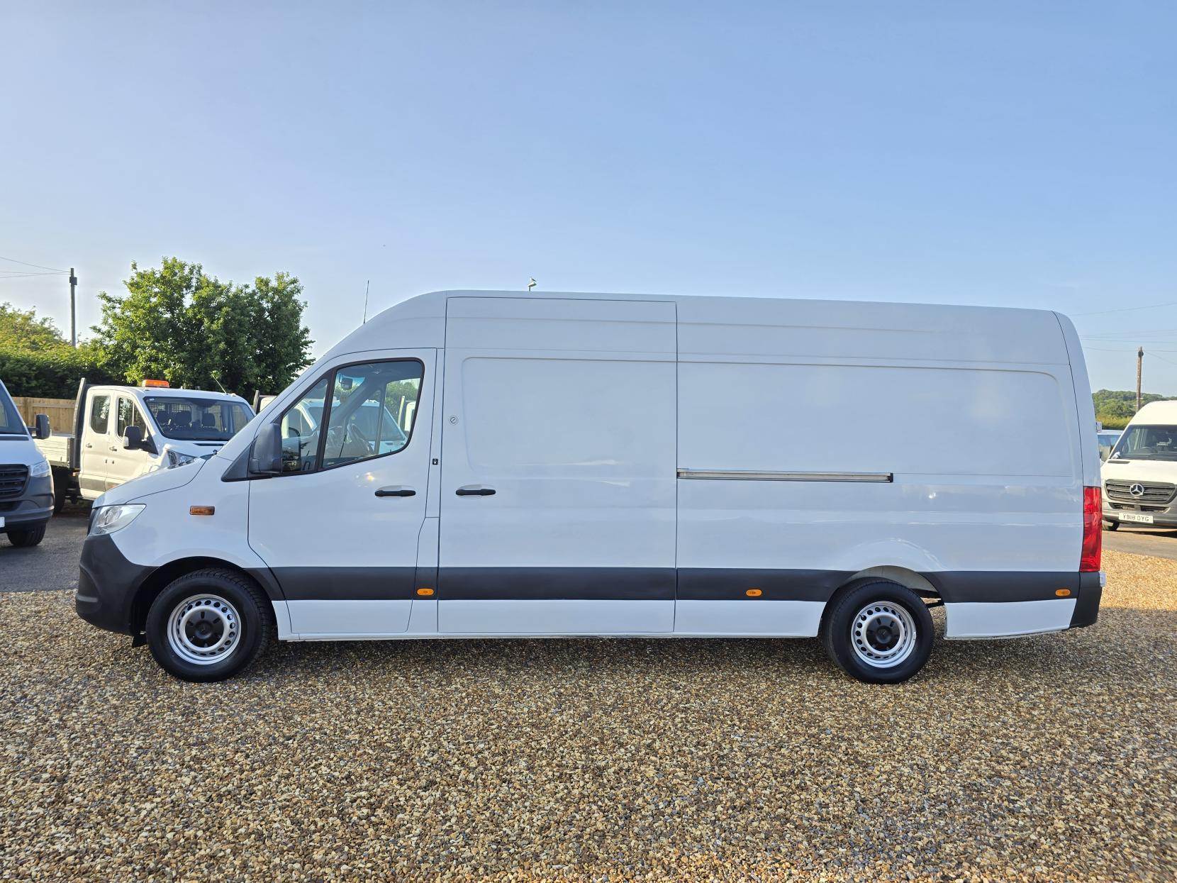 Mercedes-Benz Sprinter 2.1 311 CDI Panel Van 5dr Diesel Manual RWD L3 H2 Euro 6 (114 ps)