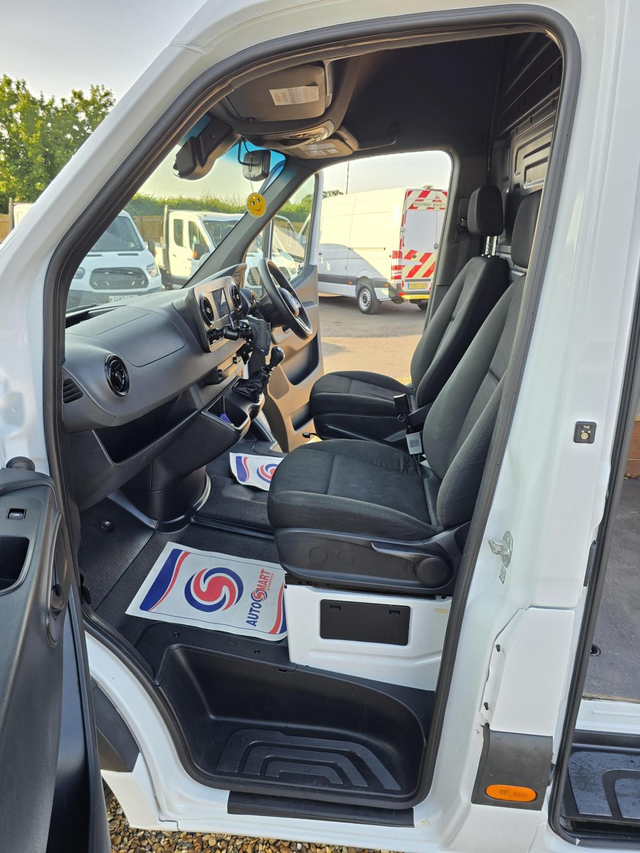 Mercedes-Benz Sprinter 2.1 311 CDI Panel Van 5dr Diesel Manual RWD L3 H2 Euro 6 (114 ps)
