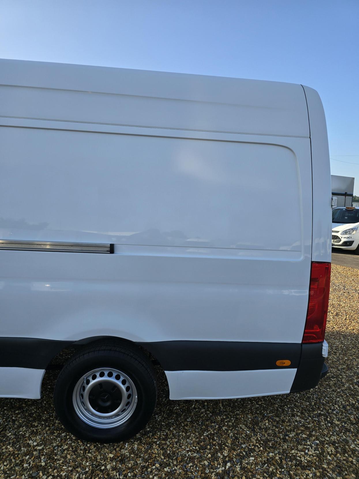 Mercedes-Benz Sprinter 2.1 311 CDI Panel Van 5dr Diesel Manual RWD L3 H2 Euro 6 (114 ps)