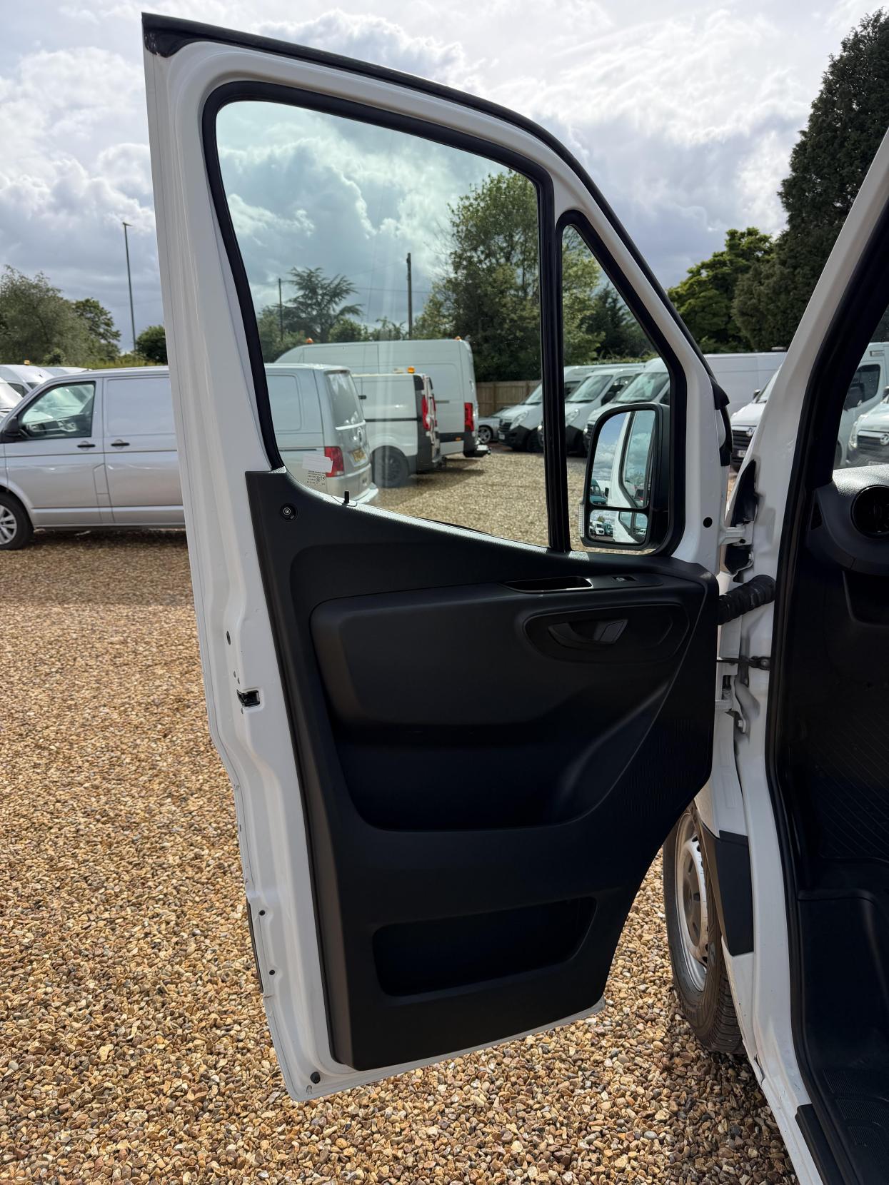 2020 Mercedes-Benz Sprinter 2.1 314 CDI Panel Van 5dr Diesel Manual RWD L3 H2 Euro 6 (143 ps) - Thumbnail 16