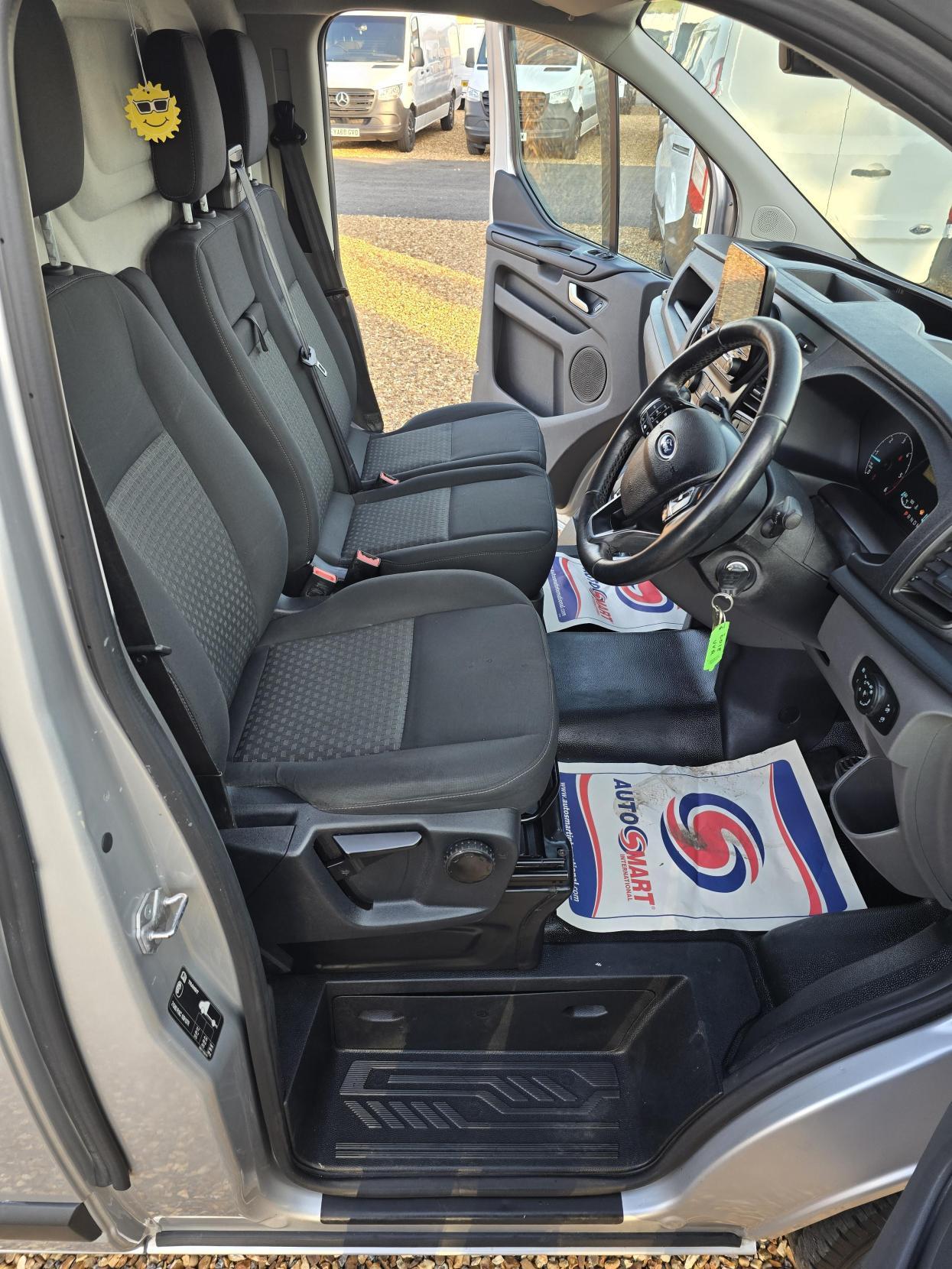 Ford Transit Custom 2.0 340 EcoBlue Trend Panel Van 5dr Diesel Auto L1 H2 Euro 6 (s/s) (130 ps)