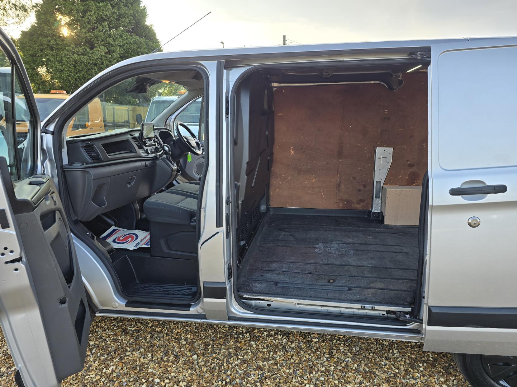 Ford Transit Custom 2.0 340 EcoBlue Trend Panel Van 5dr Diesel Auto L1 H2 Euro 6 (s/s) (130 ps)