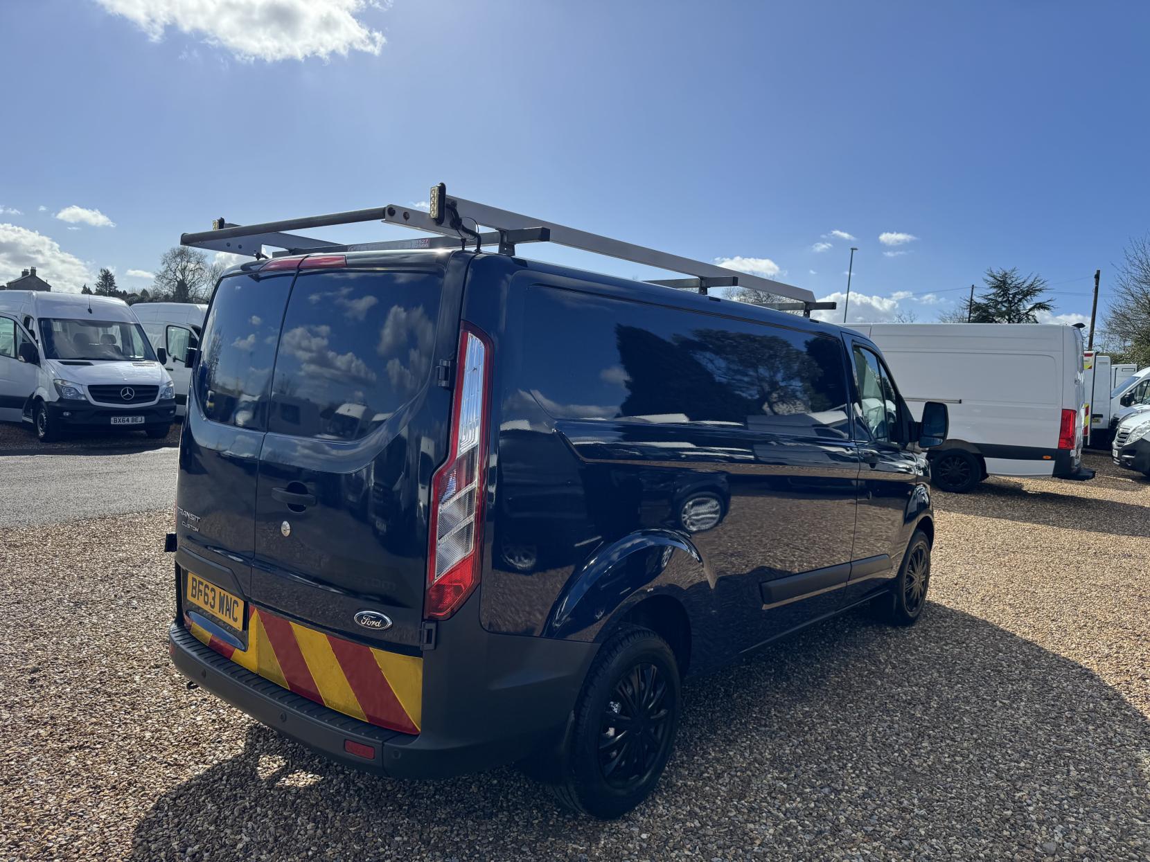 Ford Transit Custom 2.2 TDCi 330 Trend Panel Van 5dr Diesel Manual L2 H1 (197 g/km, 123 bhp)