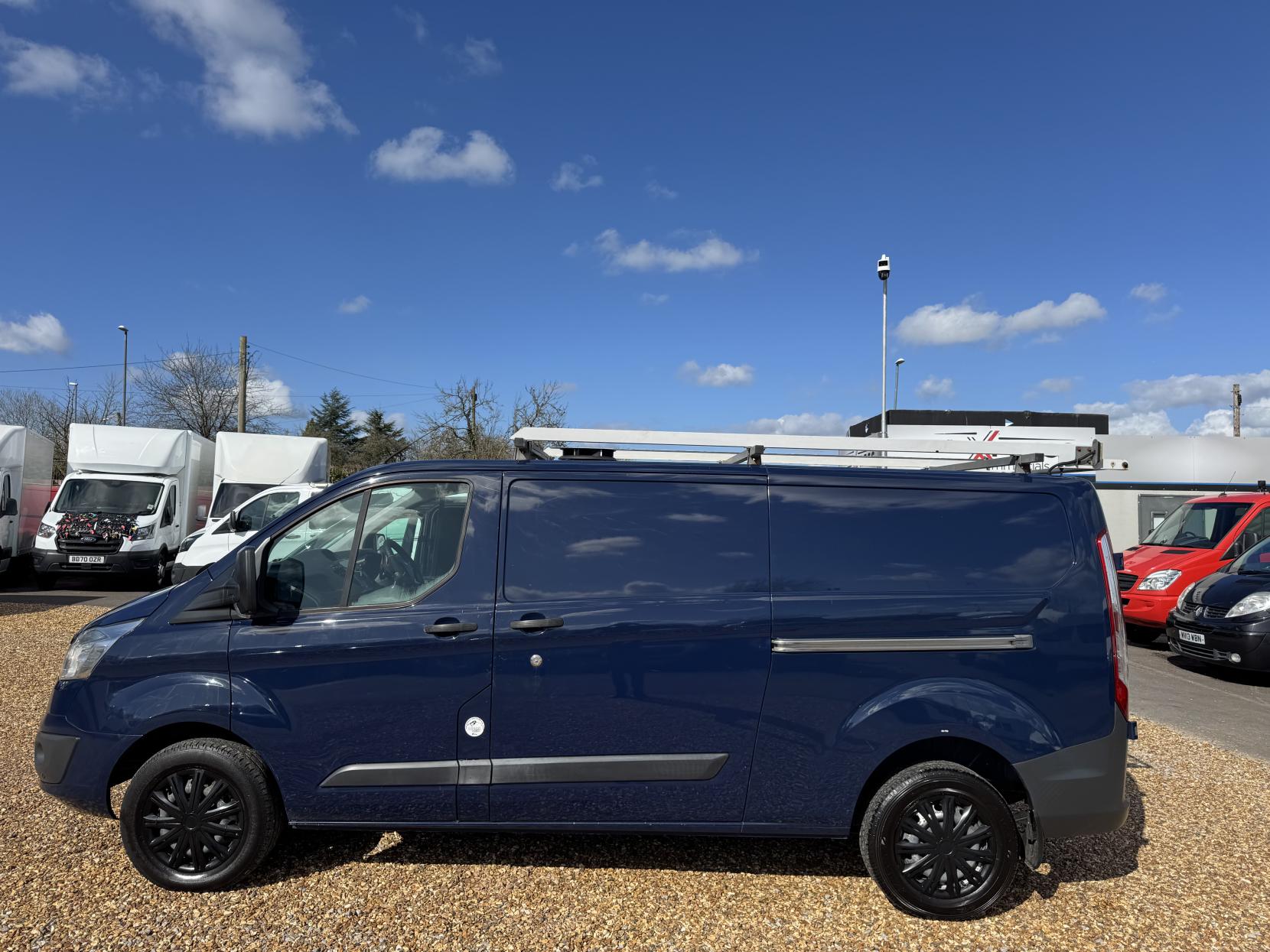 Ford Transit Custom 2.2 TDCi 330 Trend Panel Van 5dr Diesel Manual L2 H1 (197 g/km, 123 bhp)