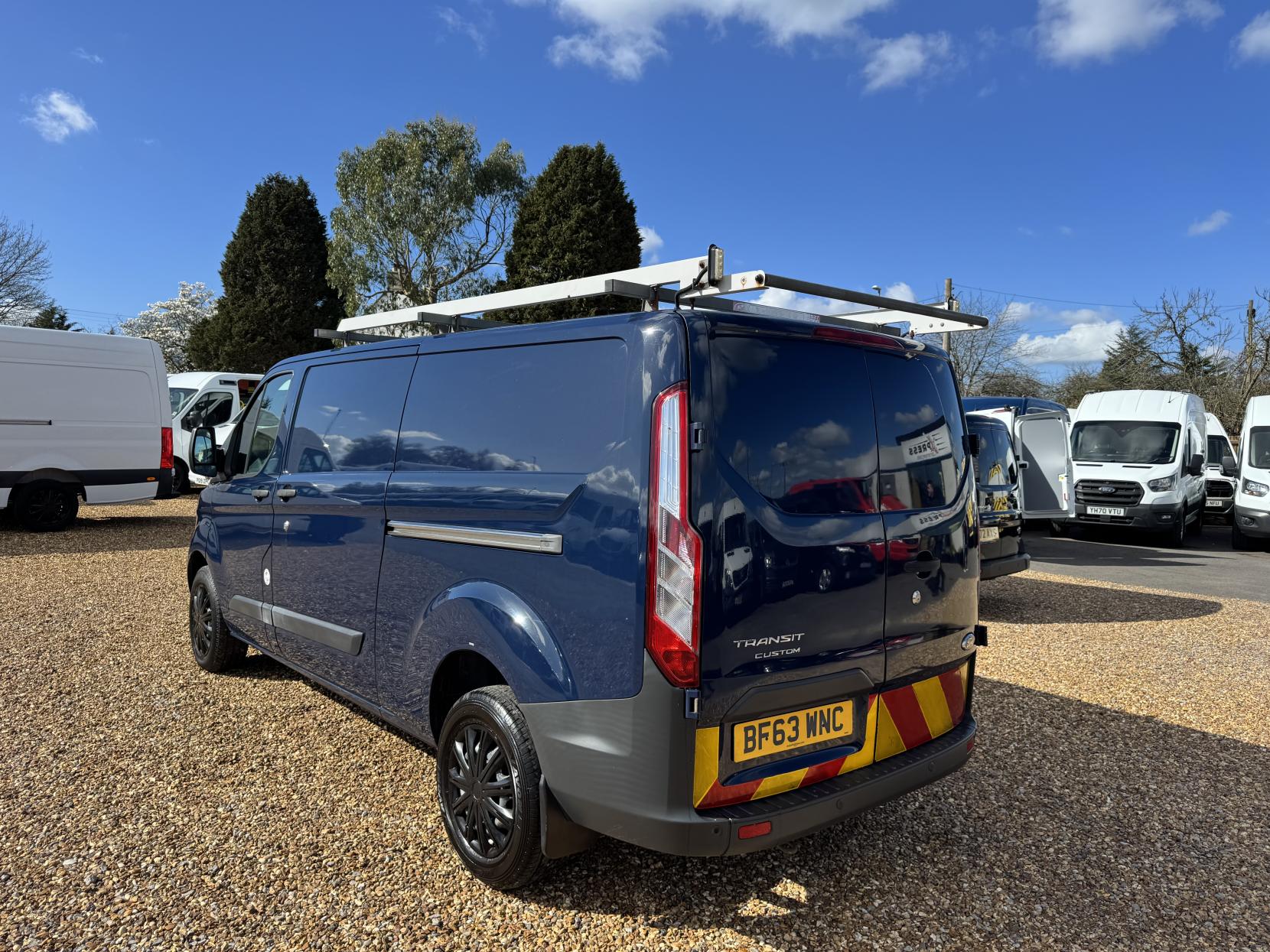Ford Transit Custom 2.2 TDCi 330 Trend Panel Van 5dr Diesel Manual L2 H1 (197 g/km, 123 bhp)