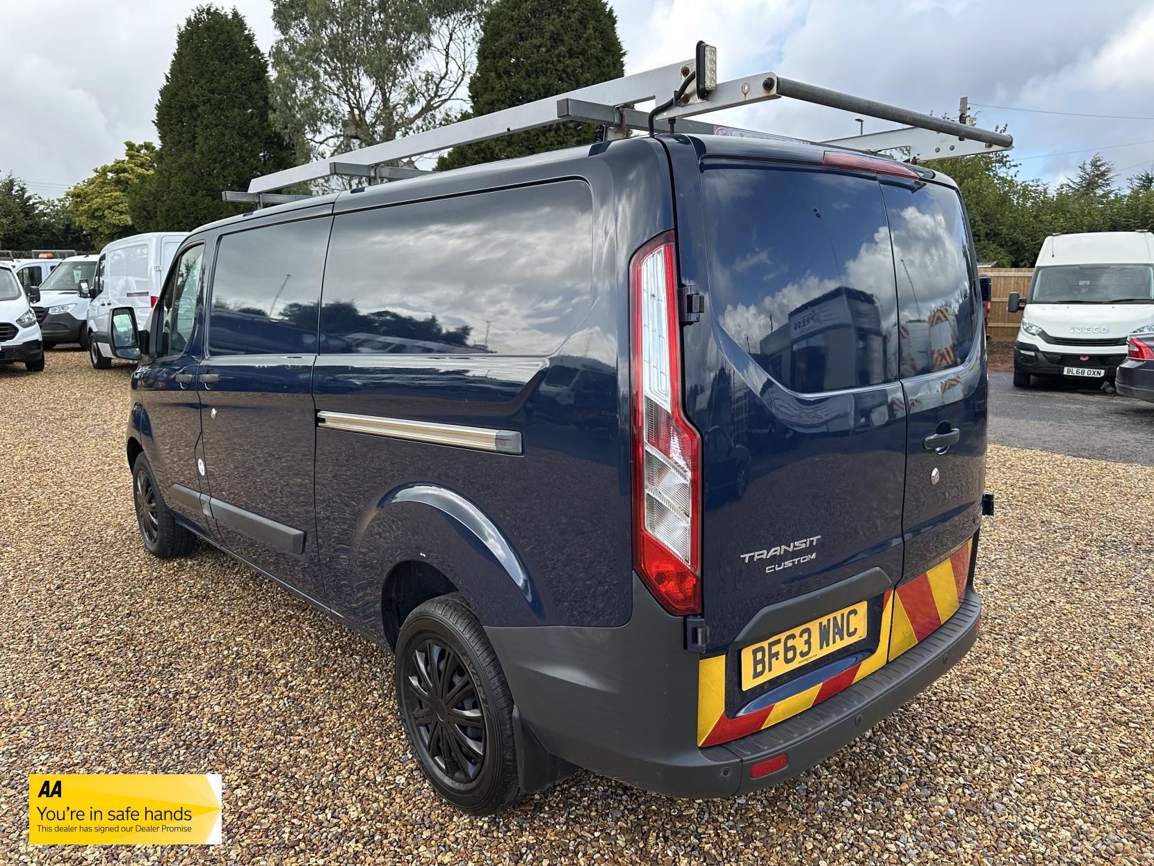 Ford Transit Custom 2.2 TDCi 330 Trend Panel Van 5dr Diesel Manual L2 H1 (197 g/km, 123 bhp)