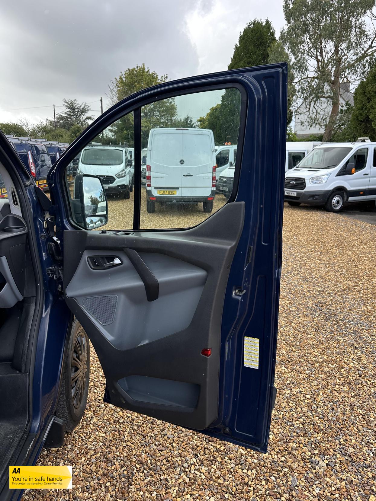 Ford Transit Custom 2.2 TDCi 330 Trend Panel Van 5dr Diesel Manual L2 H1 (197 g/km, 123 bhp)