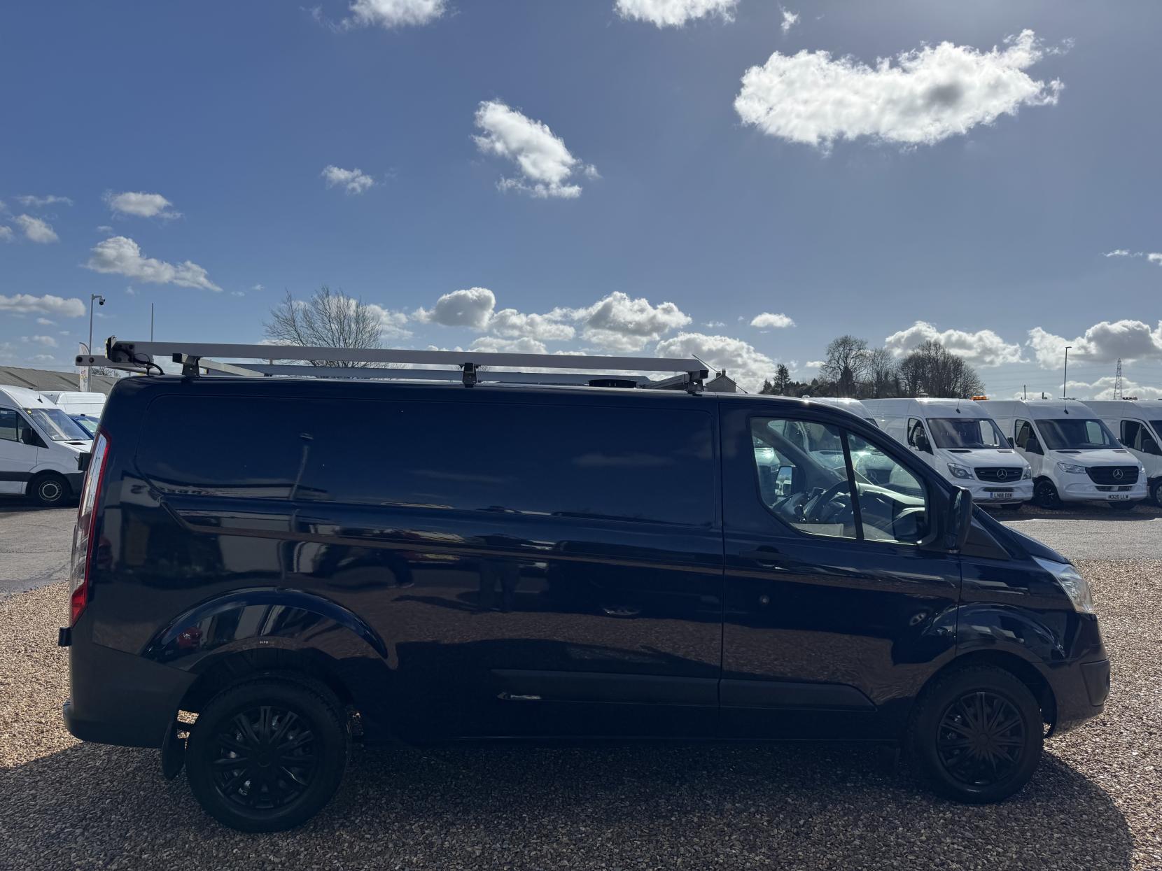 Ford Transit Custom 2.2 TDCi 330 Trend Panel Van 5dr Diesel Manual L2 H1 (197 g/km, 123 bhp)