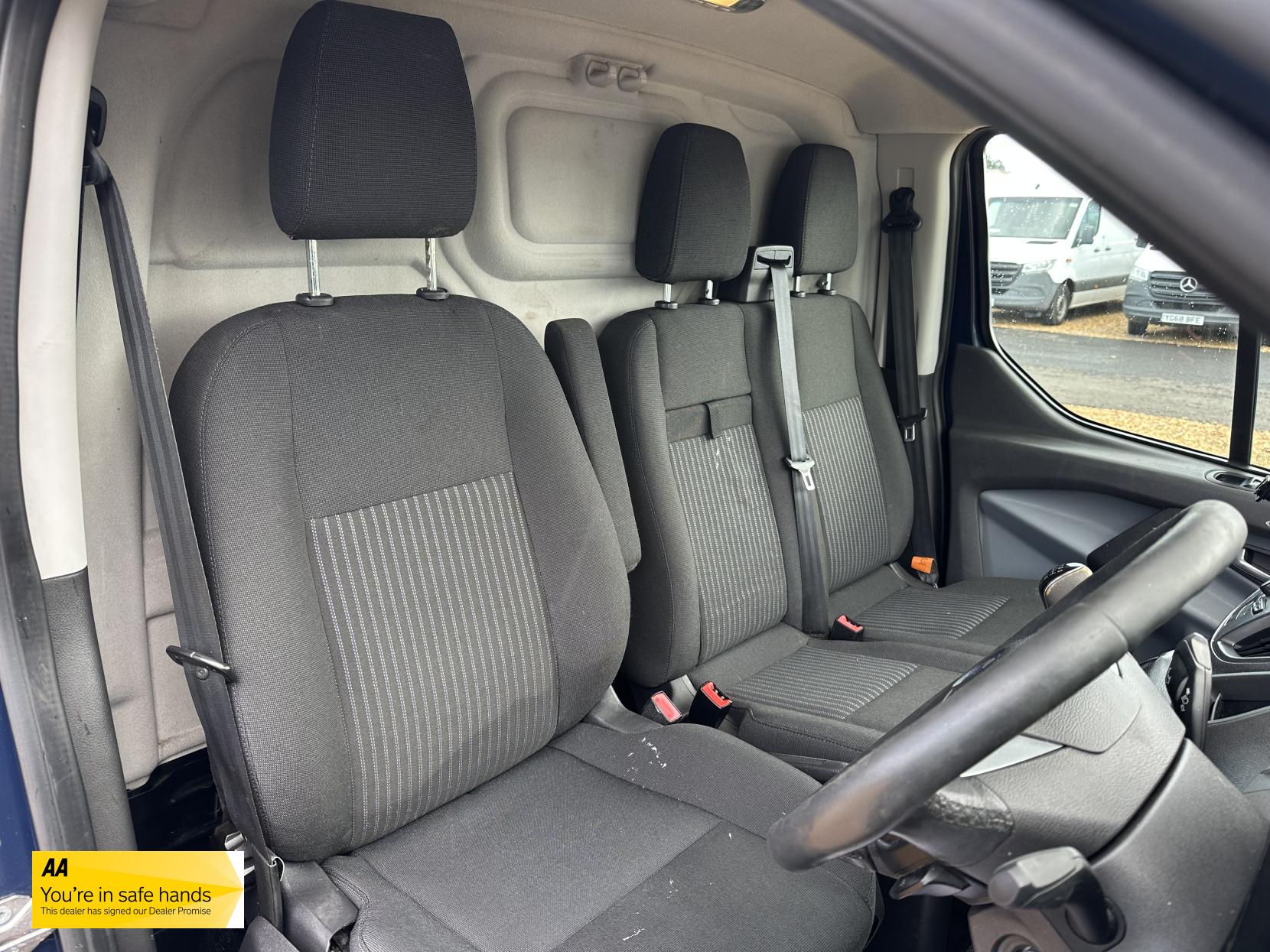 Ford Transit Custom 2.2 TDCi 330 Trend Panel Van 5dr Diesel Manual L2 H1 (197 g/km, 123 bhp)