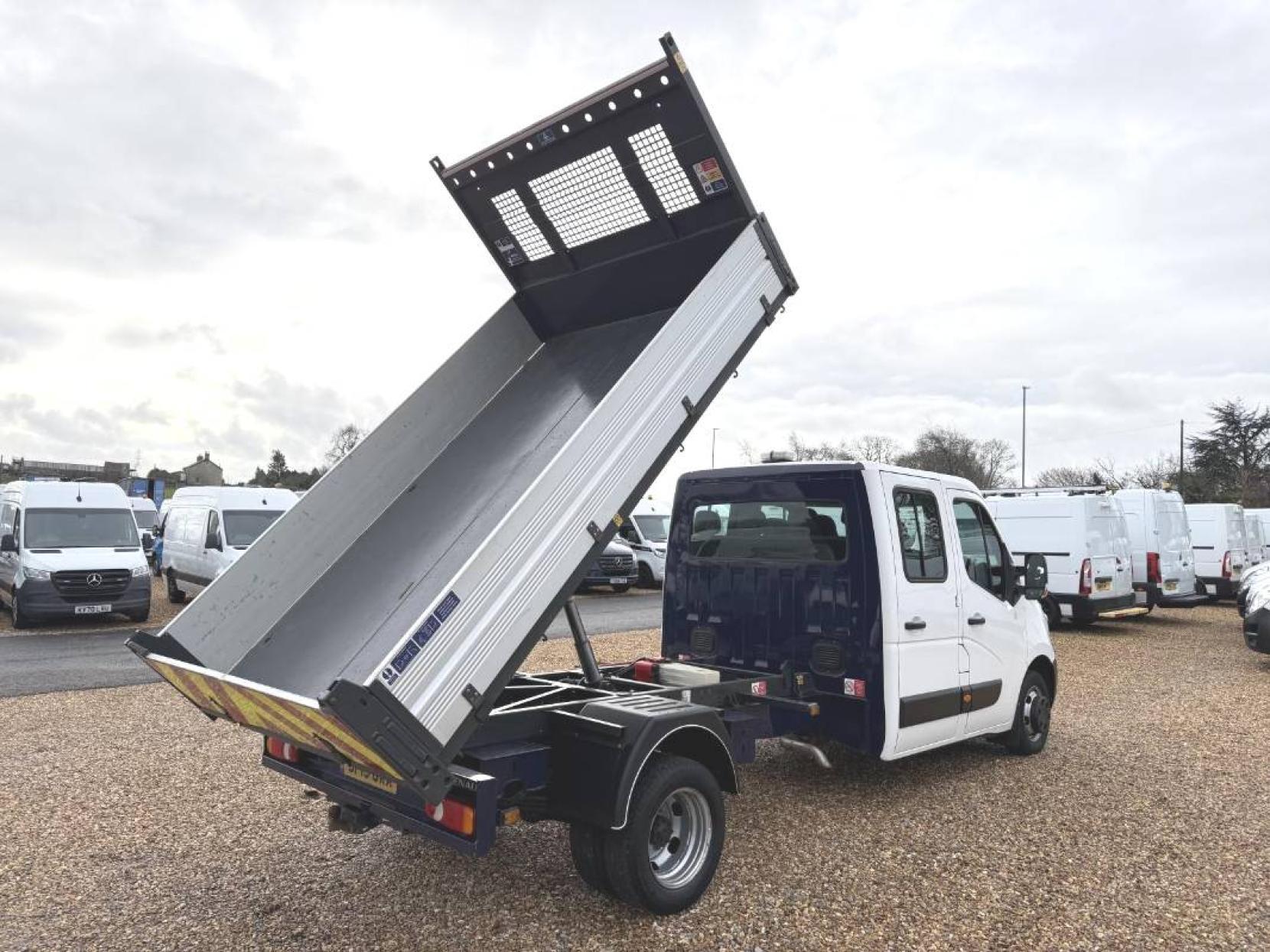 Renault Master 2.3 dCi 35 Business Tipper Double Cab 4dr Diesel Manual RWD LWB Euro 6 (TRW) (130 ps)