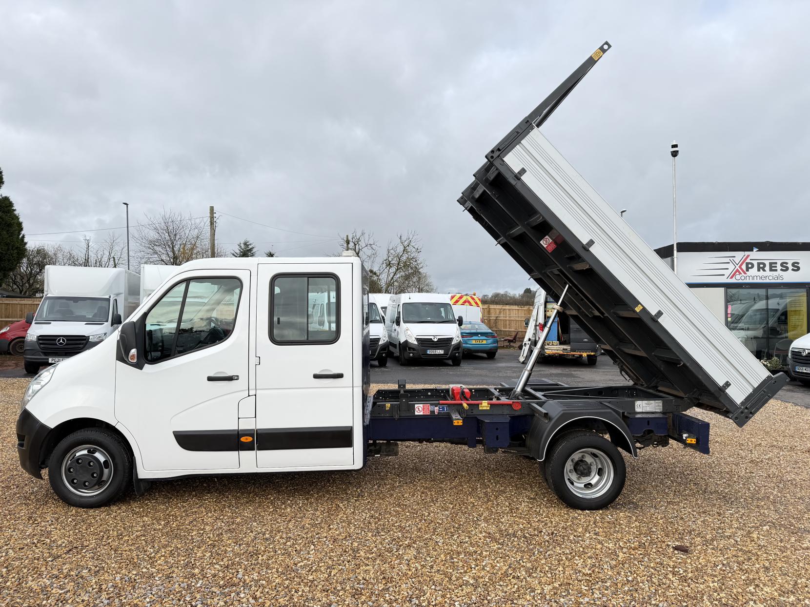 Renault Master 2.3 dCi 35 Business Tipper Double Cab 4dr Diesel Manual RWD LWB Euro 6 (TRW) (130 ps)