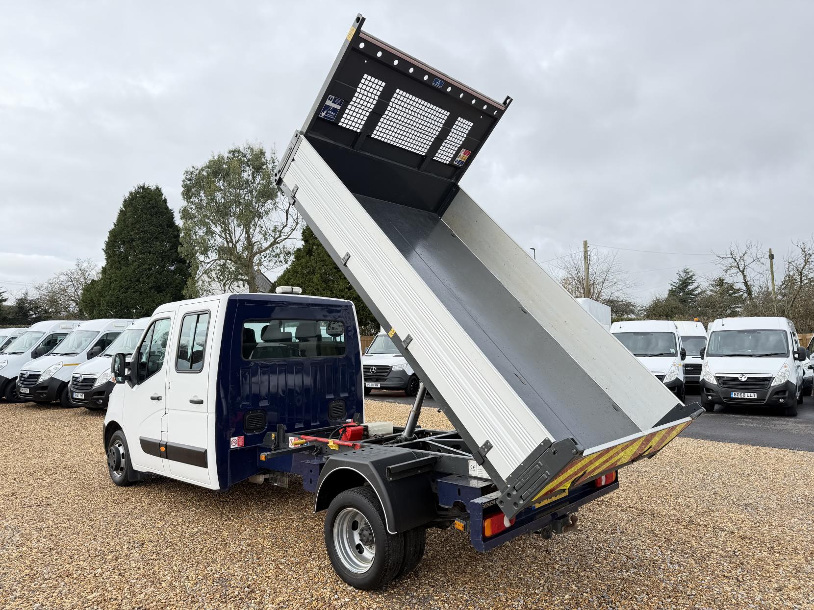 Renault Master 2.3 dCi 35 Business Tipper Double Cab 4dr Diesel Manual RWD LWB Euro 6 (TRW) (130 ps)