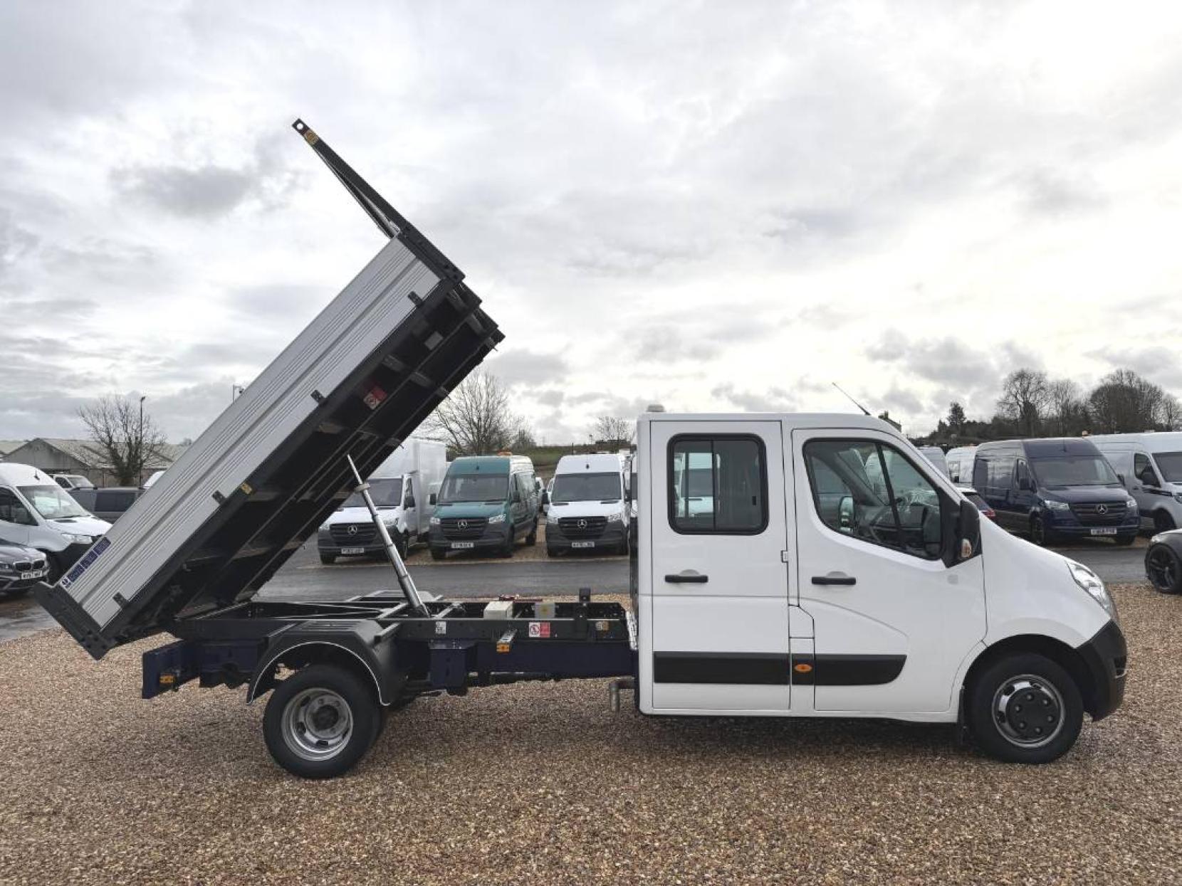 Renault Master 2.3 dCi 35 Business Tipper Double Cab 4dr Diesel Manual RWD LWB Euro 6 (TRW) (130 ps)