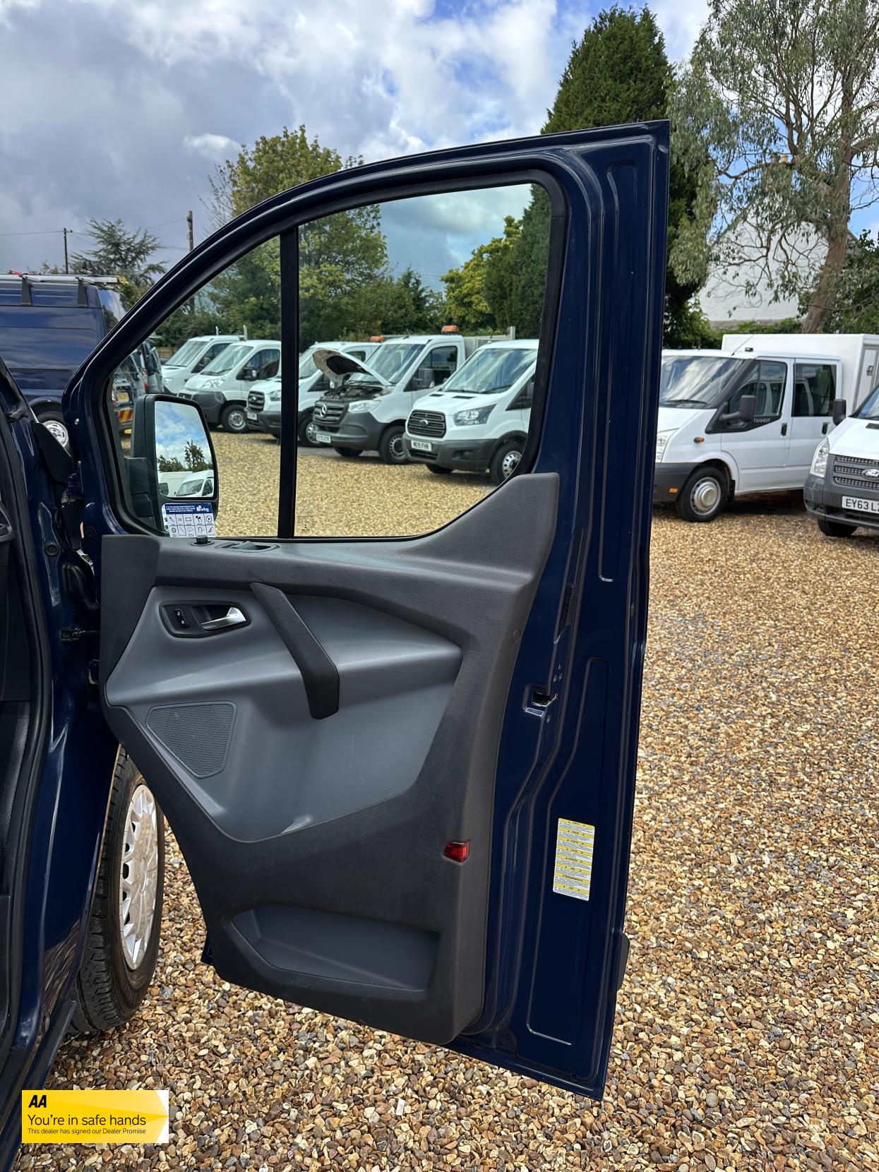 Ford Transit Custom 2.2 TDCi 330 Trend Panel Van 5dr Diesel Manual L2 H1 (197 g/km, 123 bhp)