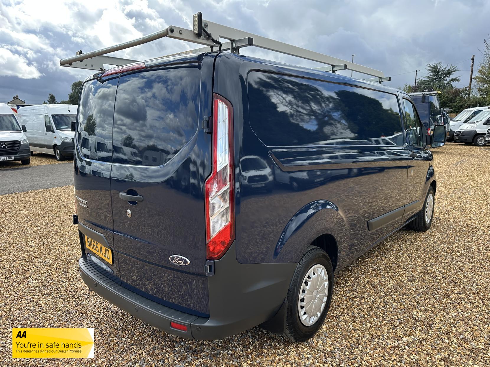 Ford Transit Custom 2.2 TDCi 330 Trend Panel Van 5dr Diesel Manual L2 H1 (197 g/km, 123 bhp)