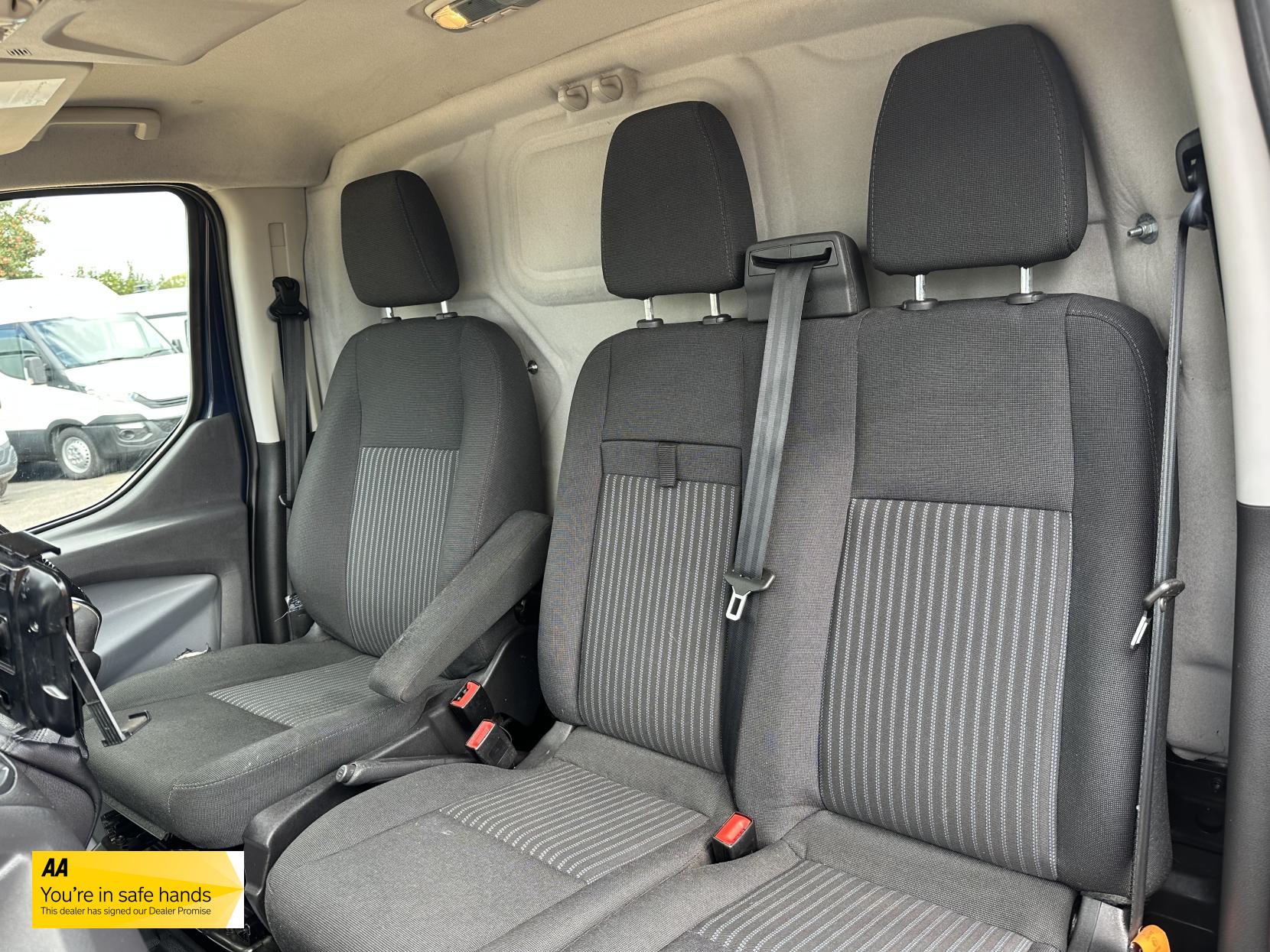 Ford Transit Custom 2.2 TDCi 330 Trend Panel Van 5dr Diesel Manual L2 H1 (197 g/km, 123 bhp)