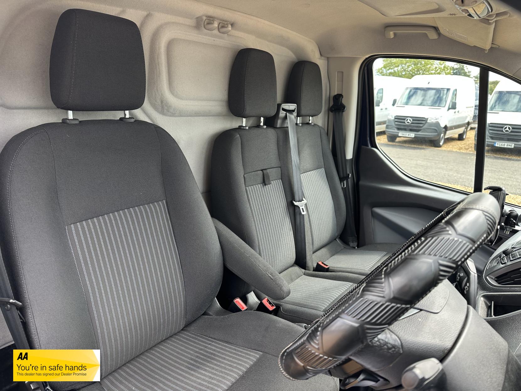 Ford Transit Custom 2.2 TDCi 330 Trend Panel Van 5dr Diesel Manual L2 H1 (197 g/km, 123 bhp)