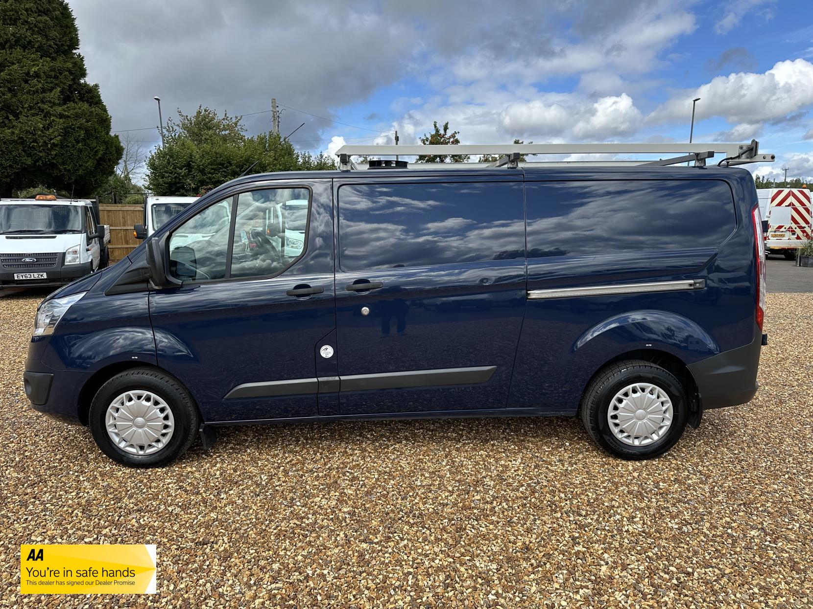 Ford Transit Custom 2.2 TDCi 330 Trend Panel Van 5dr Diesel Manual L2 H1 (197 g/km, 123 bhp)
