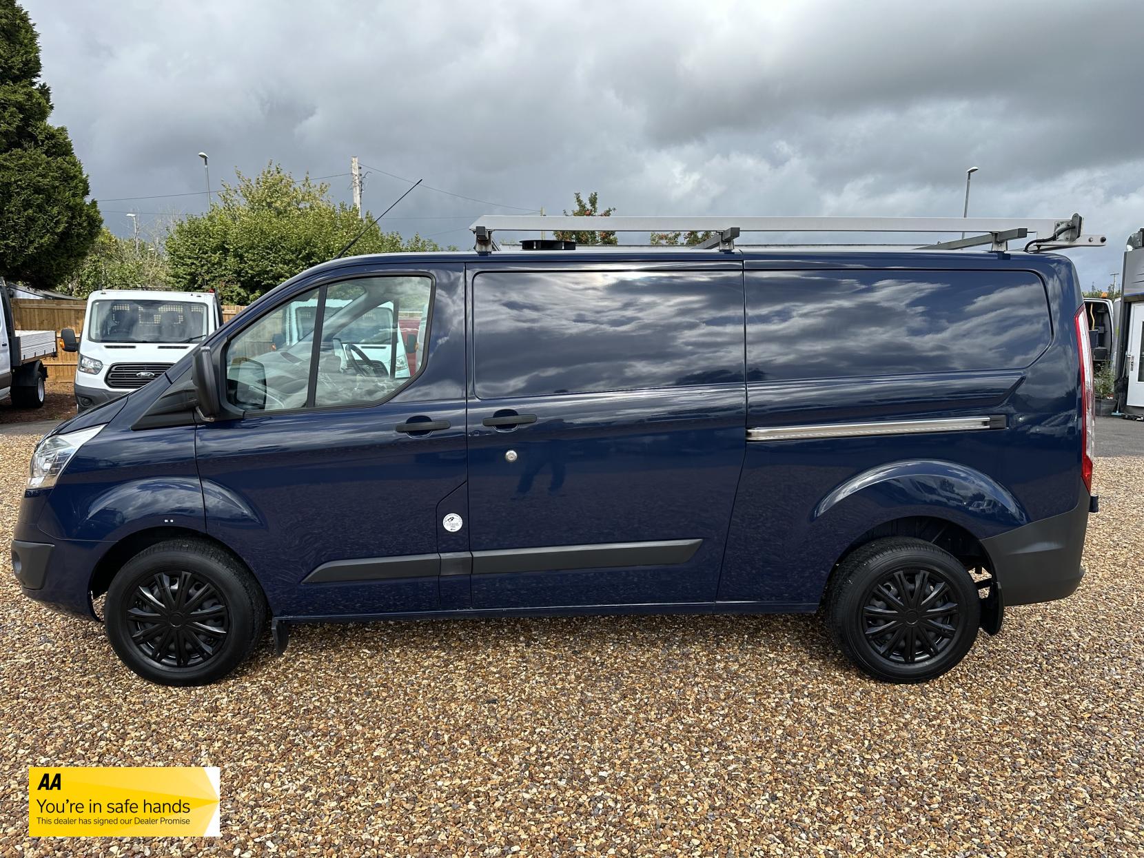 Ford Transit Custom 2.2 TDCi 330 Trend Panel Van 5dr Diesel Manual L2 H1 (197 g/km, 123 bhp)