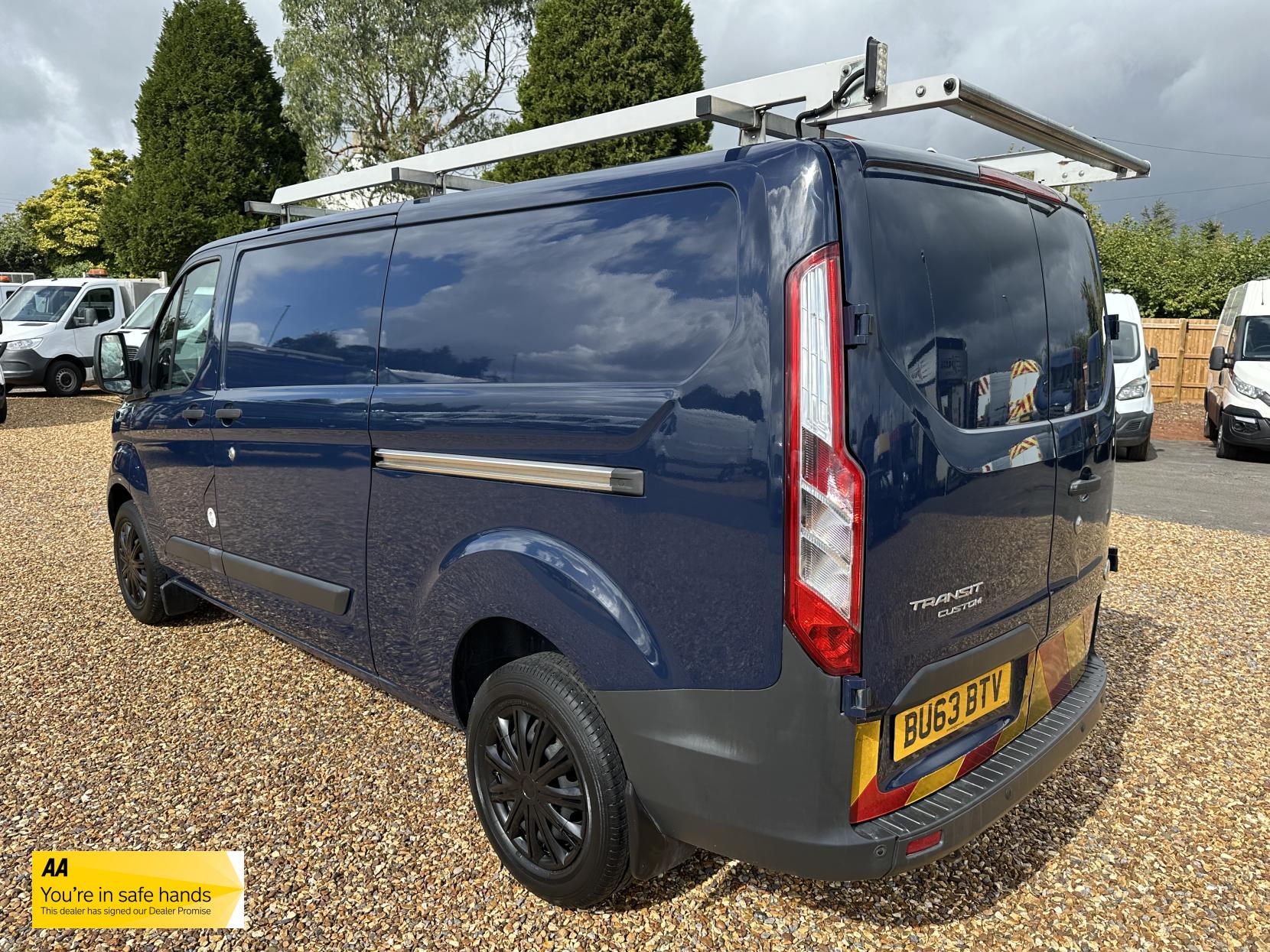 Ford Transit Custom 2.2 TDCi 330 Trend Panel Van 5dr Diesel Manual L2 H1 (197 g/km, 123 bhp)