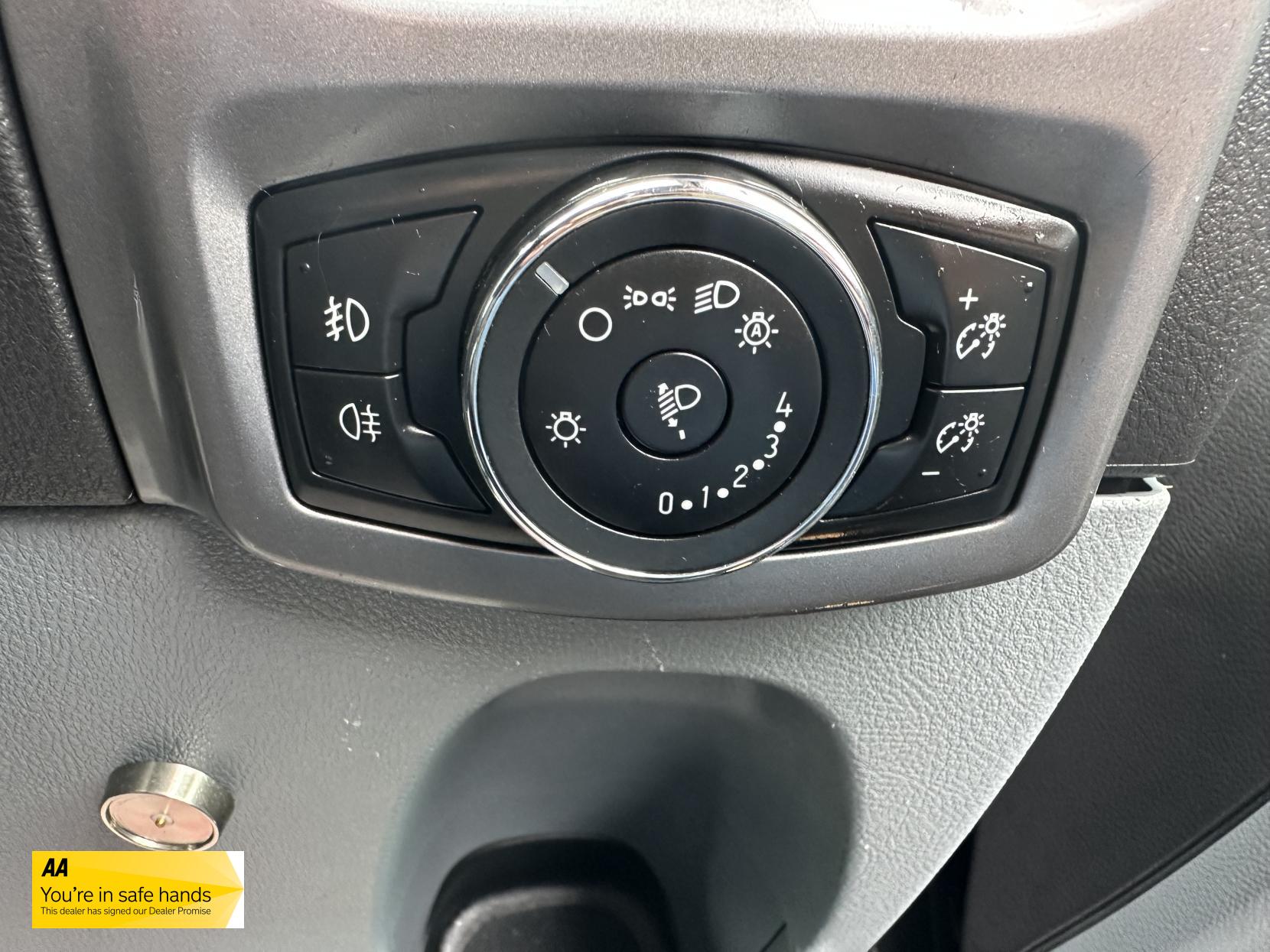 Ford Transit Custom 2.2 TDCi 330 Trend Panel Van 5dr Diesel Manual L2 H1 (197 g/km, 123 bhp)