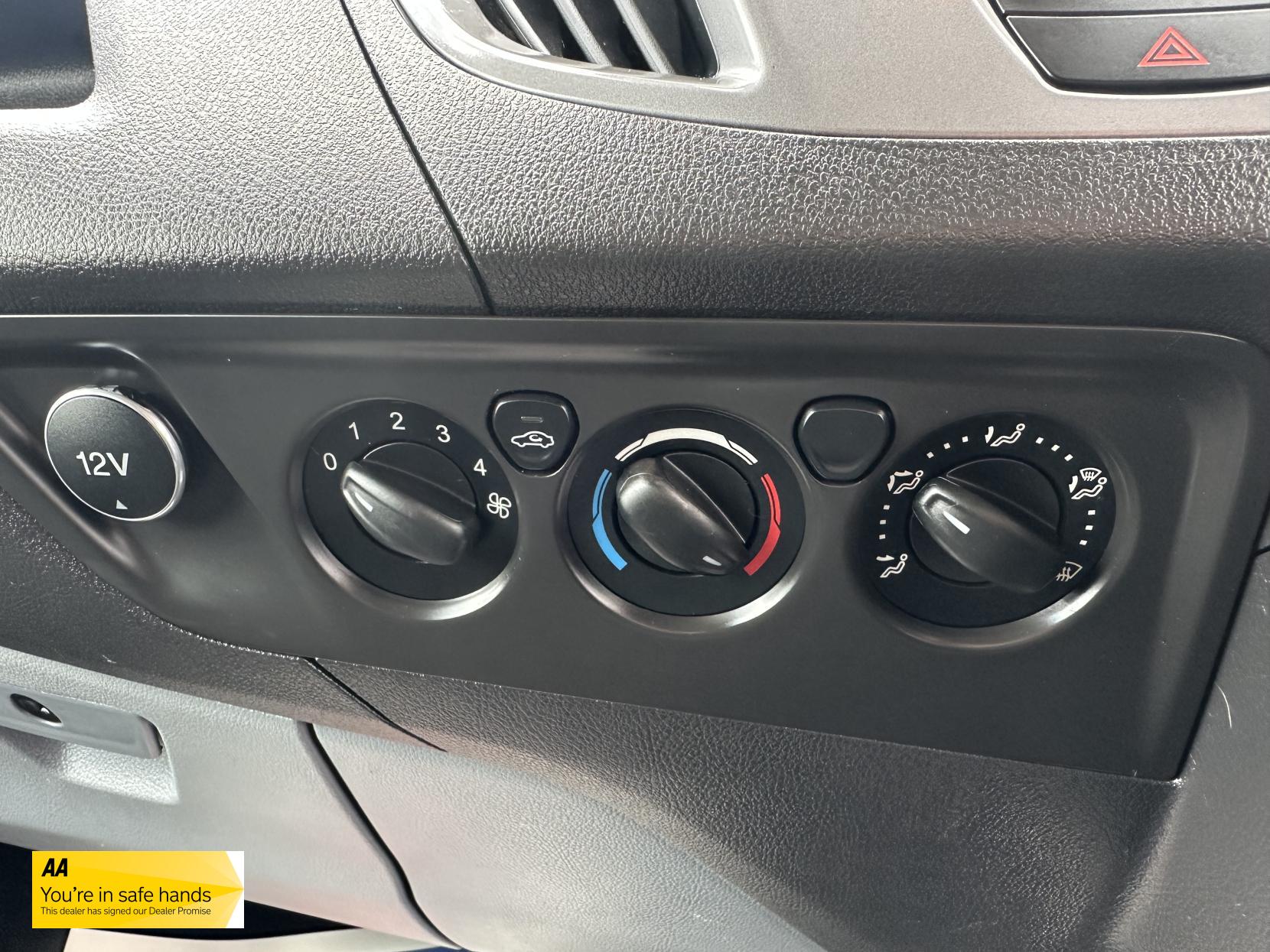 Ford Transit Custom 2.2 TDCi 330 Trend Panel Van 5dr Diesel Manual L2 H1 (197 g/km, 123 bhp)