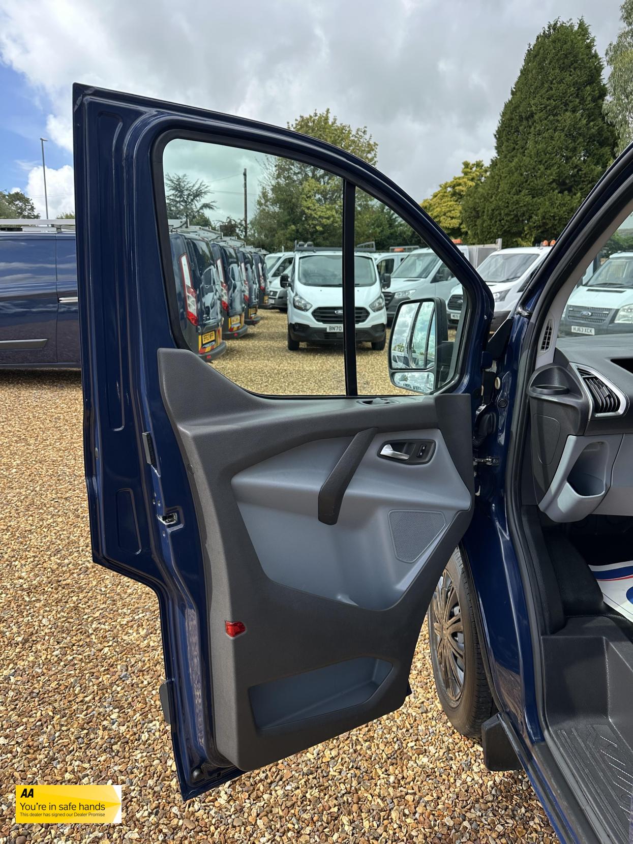 Ford Transit Custom 2.2 TDCi 330 Trend Panel Van 5dr Diesel Manual L2 H1 (197 g/km, 123 bhp)