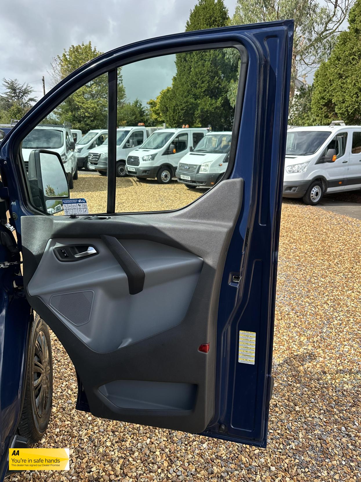 Ford Transit Custom 2.2 TDCi 330 Trend Panel Van 5dr Diesel Manual L2 H1 (197 g/km, 123 bhp)