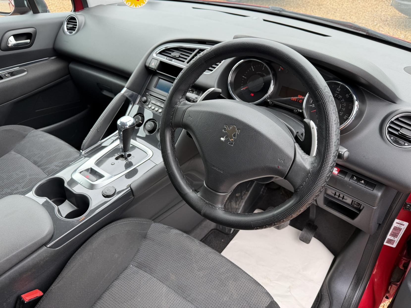 2011 Peugeot 3008 1.6 e-HDi Sport SUV 5dr Diesel EGC Euro 5 (s/s) (112 ps) - Thumbnail 2