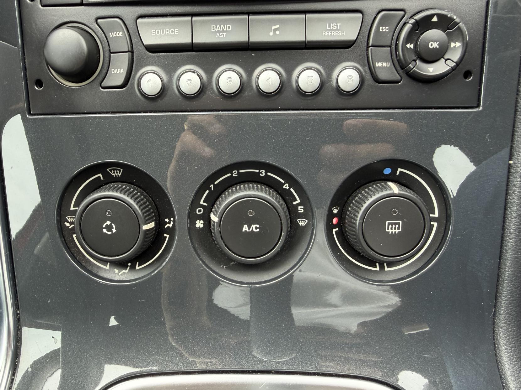 2011 Peugeot 3008 1.6 e-HDi Sport SUV 5dr Diesel EGC Euro 5 (s/s) (112 ps) - Thumbnail 26