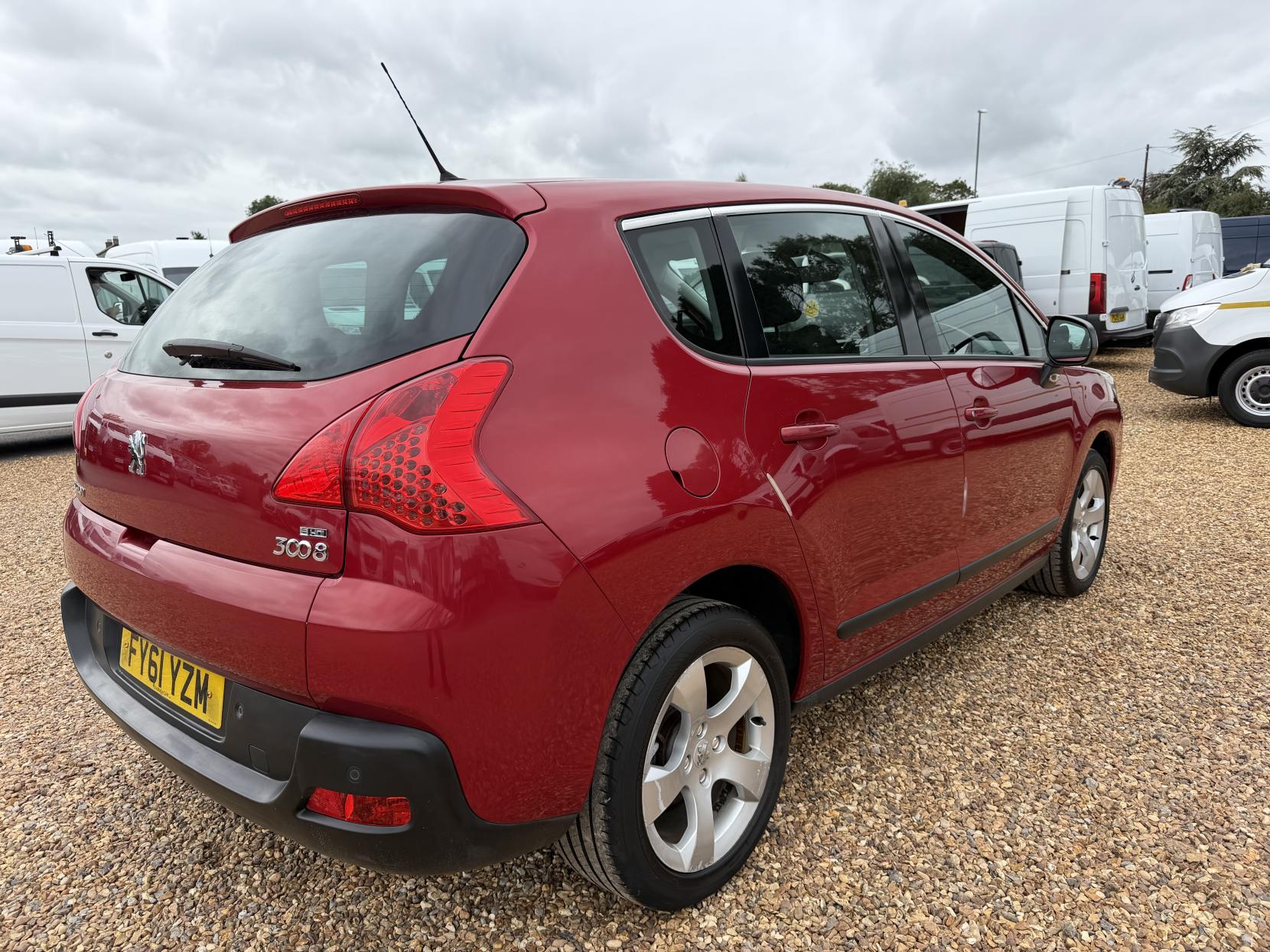 2011 Peugeot 3008 1.6 e-HDi Sport SUV 5dr Diesel EGC Euro 5 (s/s) (112 ps) - Thumbnail 12